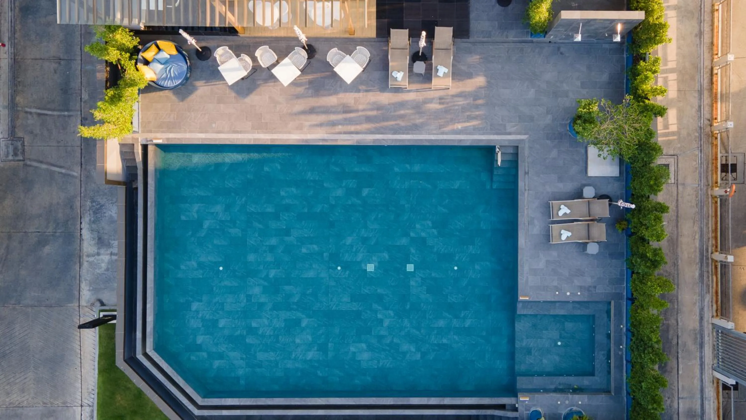Swimming pool in Thaya Hotel Bangkok