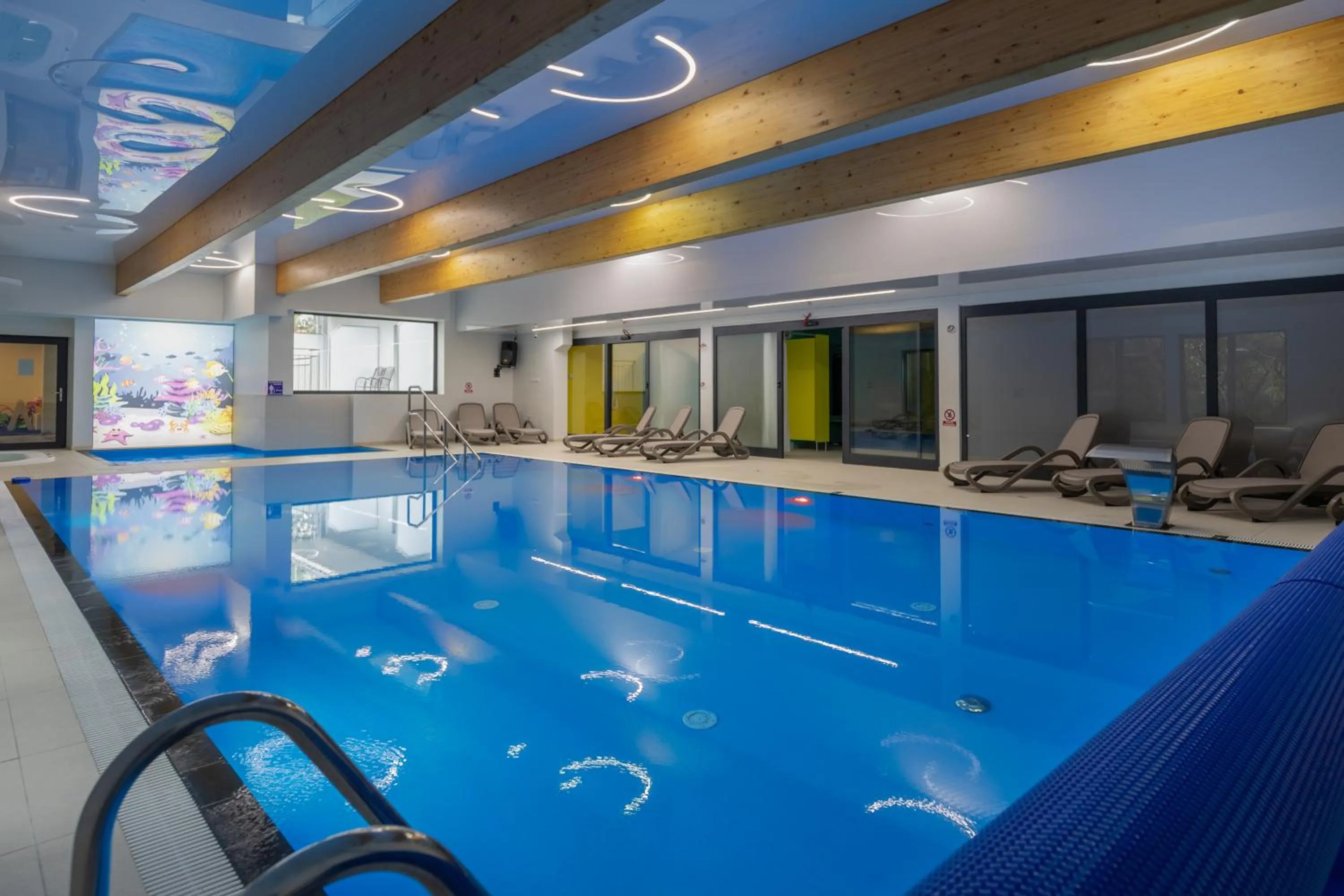 Swimming pool in Seaside Apartamenty Dominikana I Sianożęty Basen&Jakuzzi&Parking