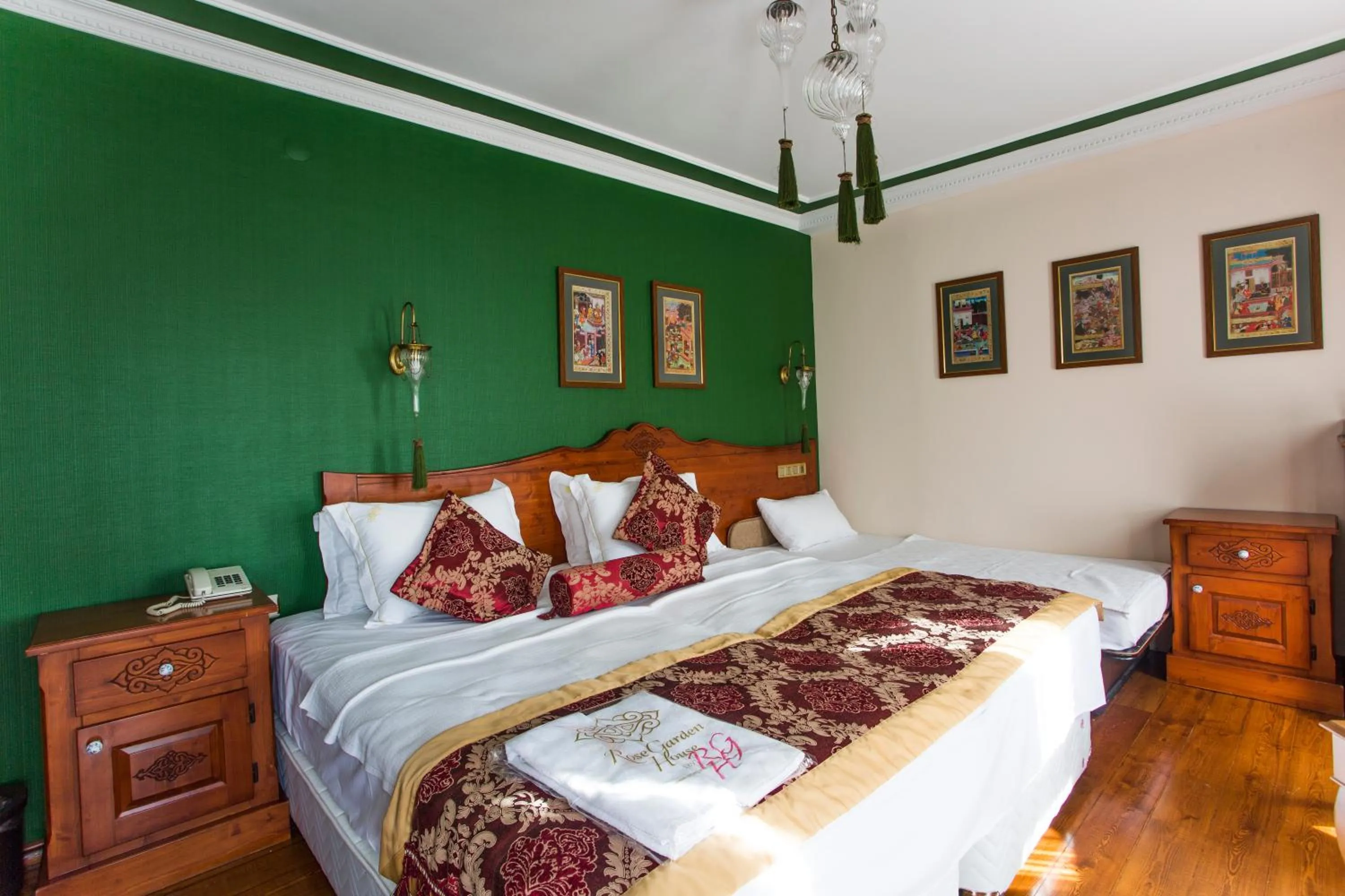 Other, Bed in Garden House Hotel - Special Class