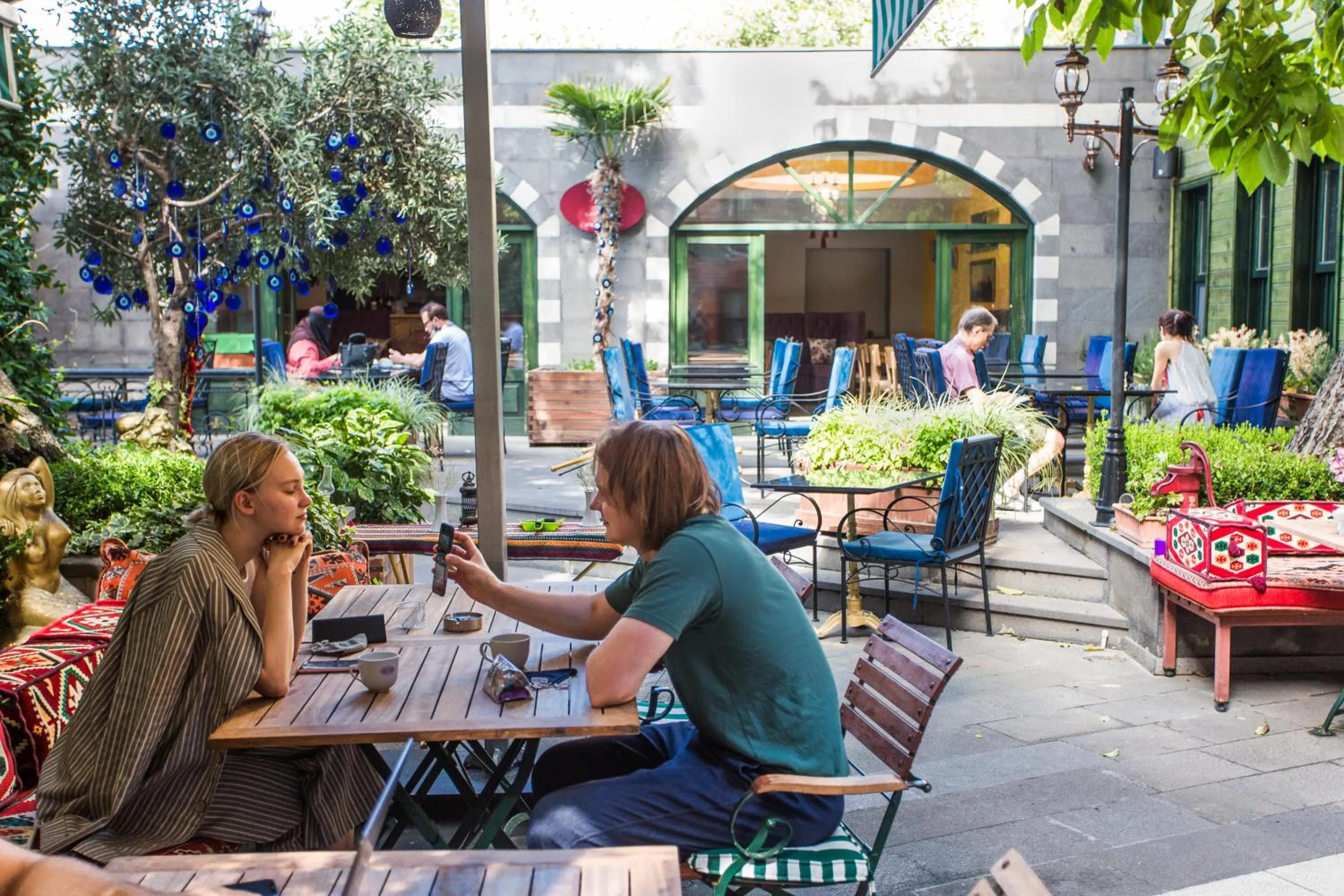 Restaurant/places to eat in Garden House Hotel - Special Class