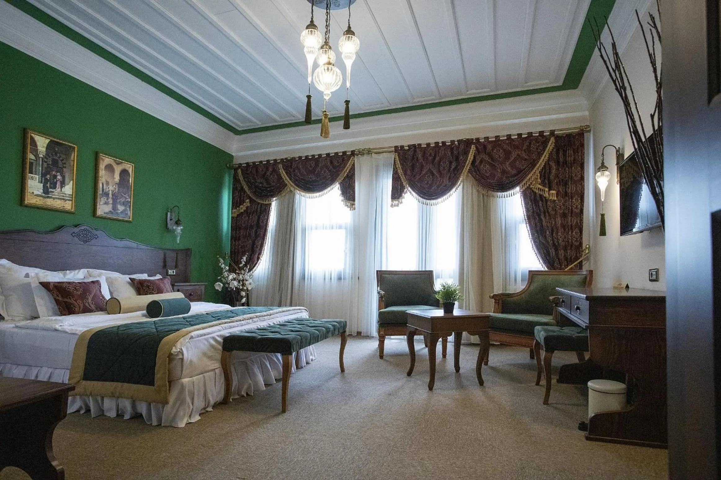 Living room, Bed in Garden House Hotel - Special Class