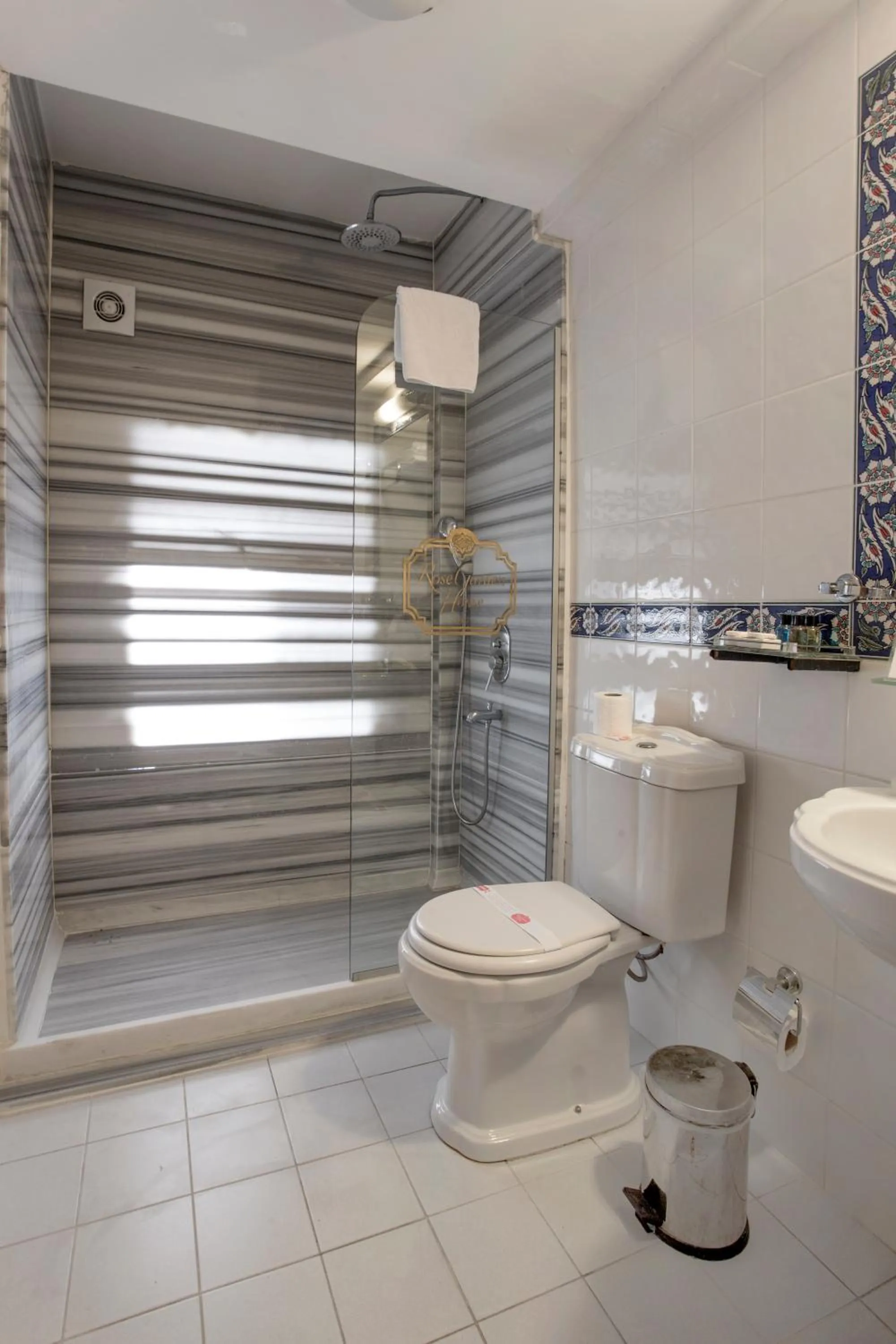 Bathroom in Garden House Hotel - Special Class