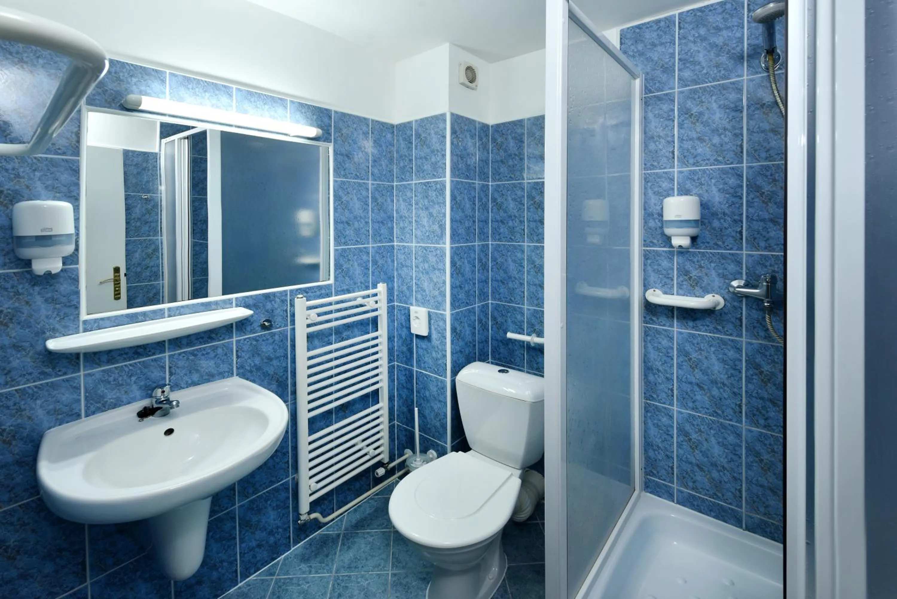 Bathroom in APLEND Hotel Lujza Major