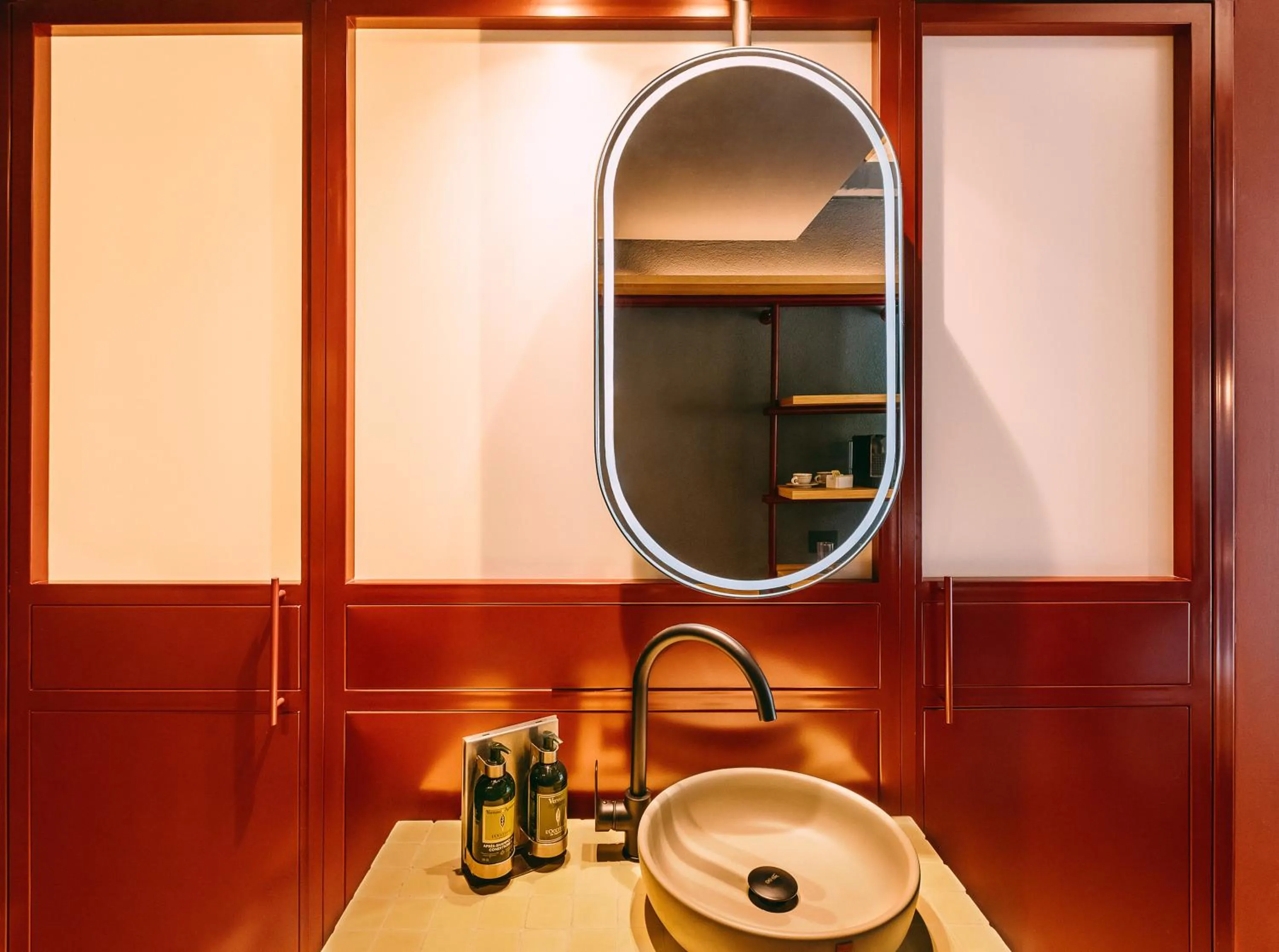 Toilet in Tribe Medellín