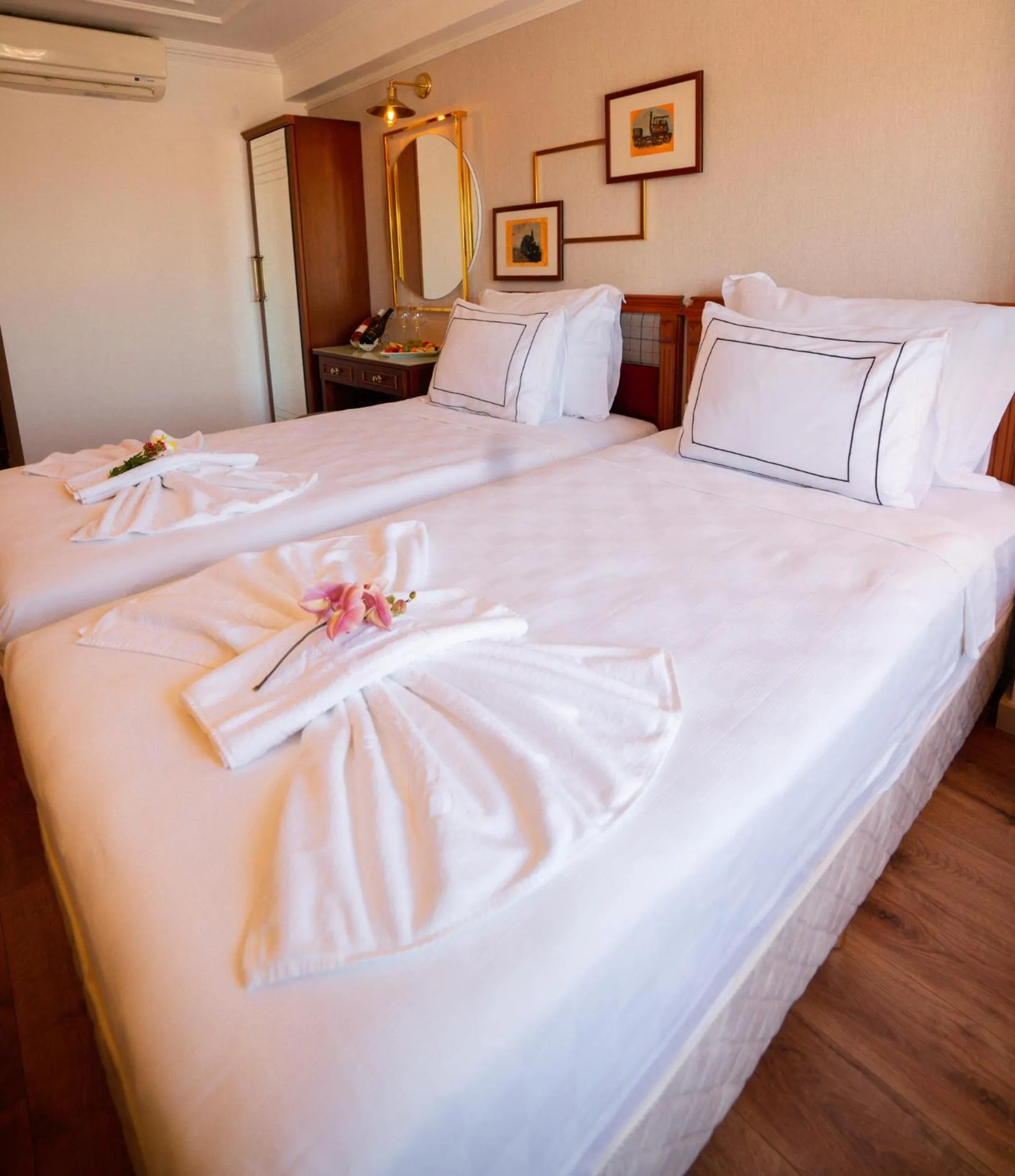 Bedroom, Bed in Orient Express & Spa by Orka Hotels