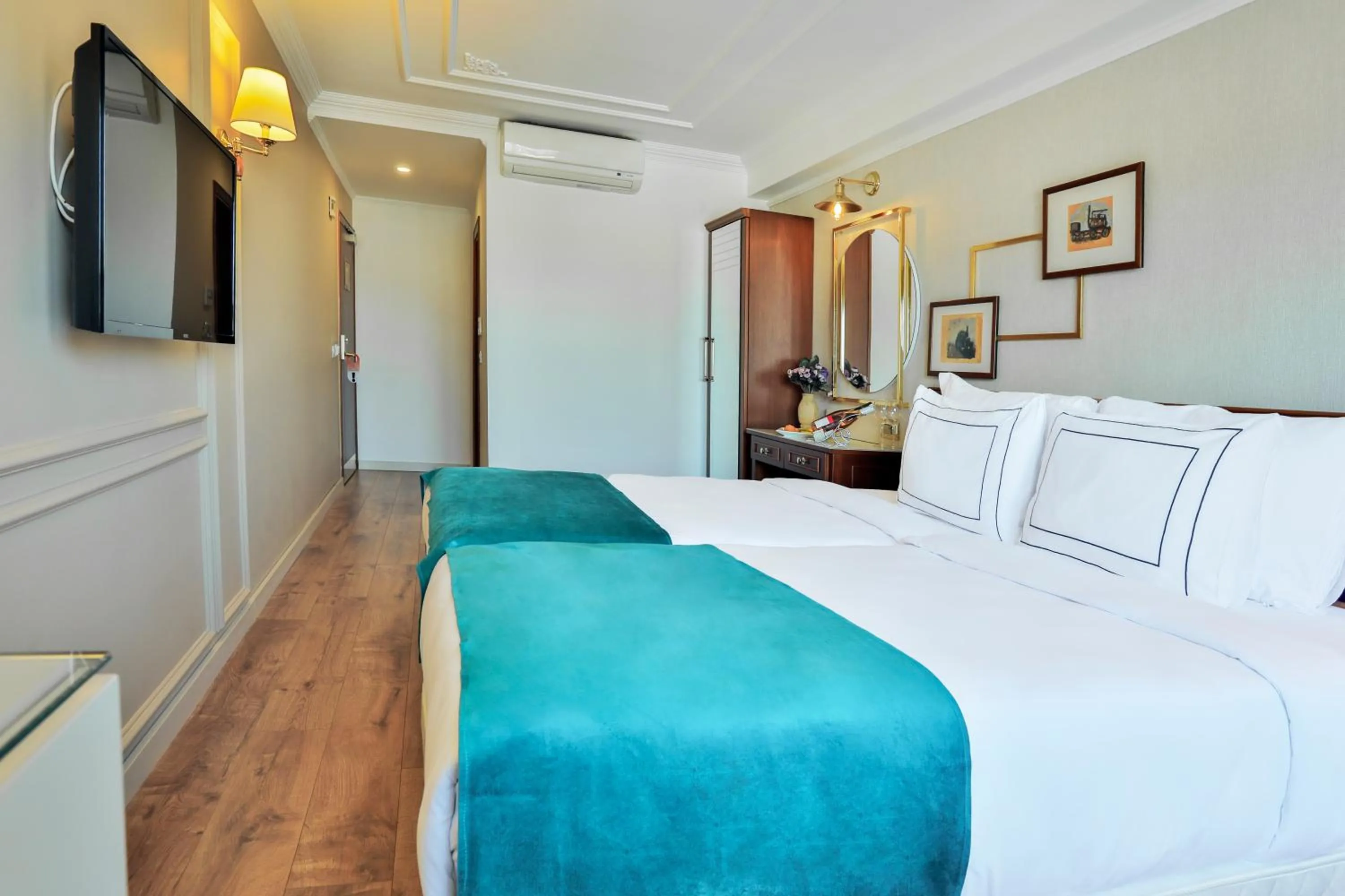 Photo of the whole room, Bed in Orient Express & Spa by Orka Hotels