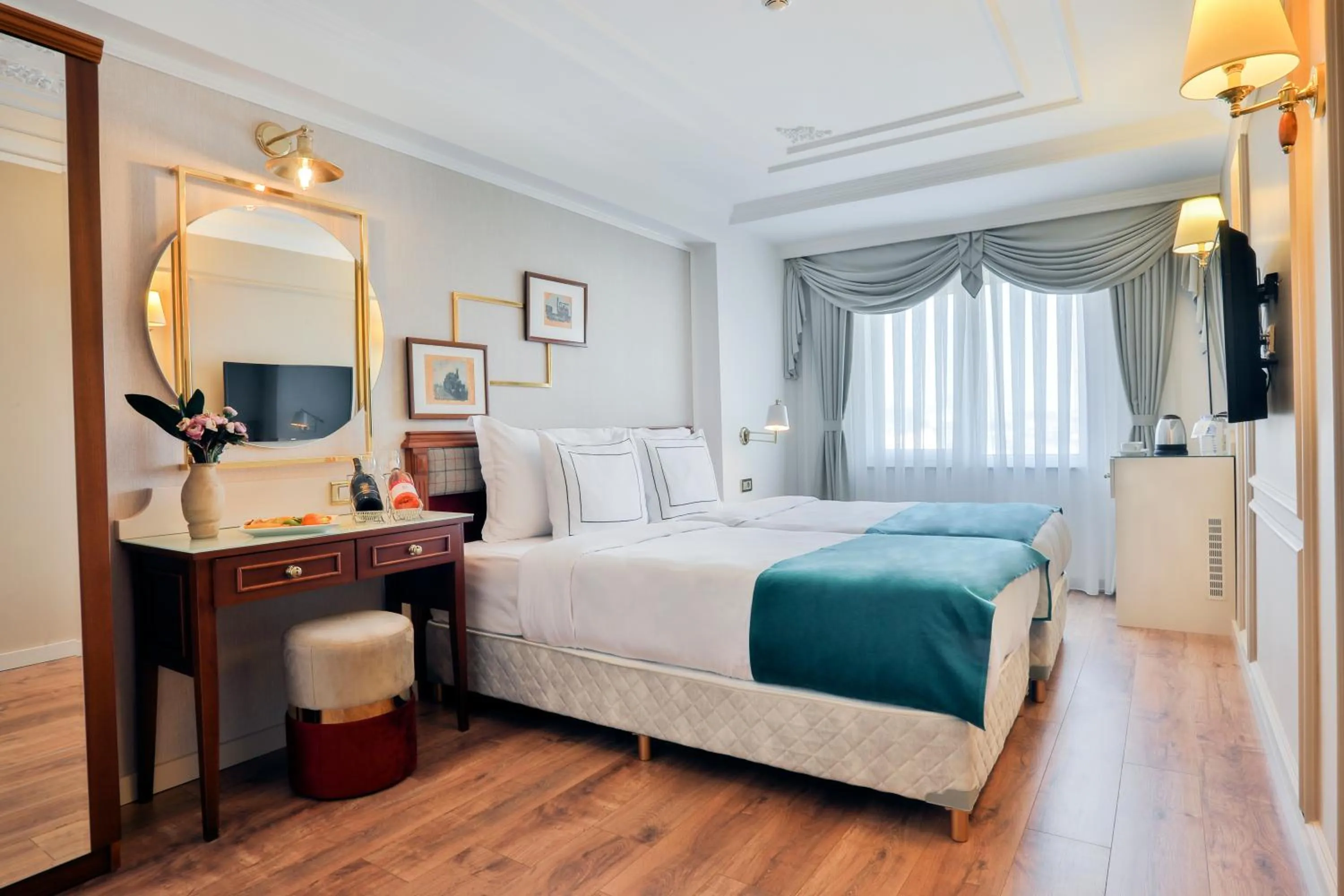 Photo of the whole room, Bed in Orient Express & Spa by Orka Hotels