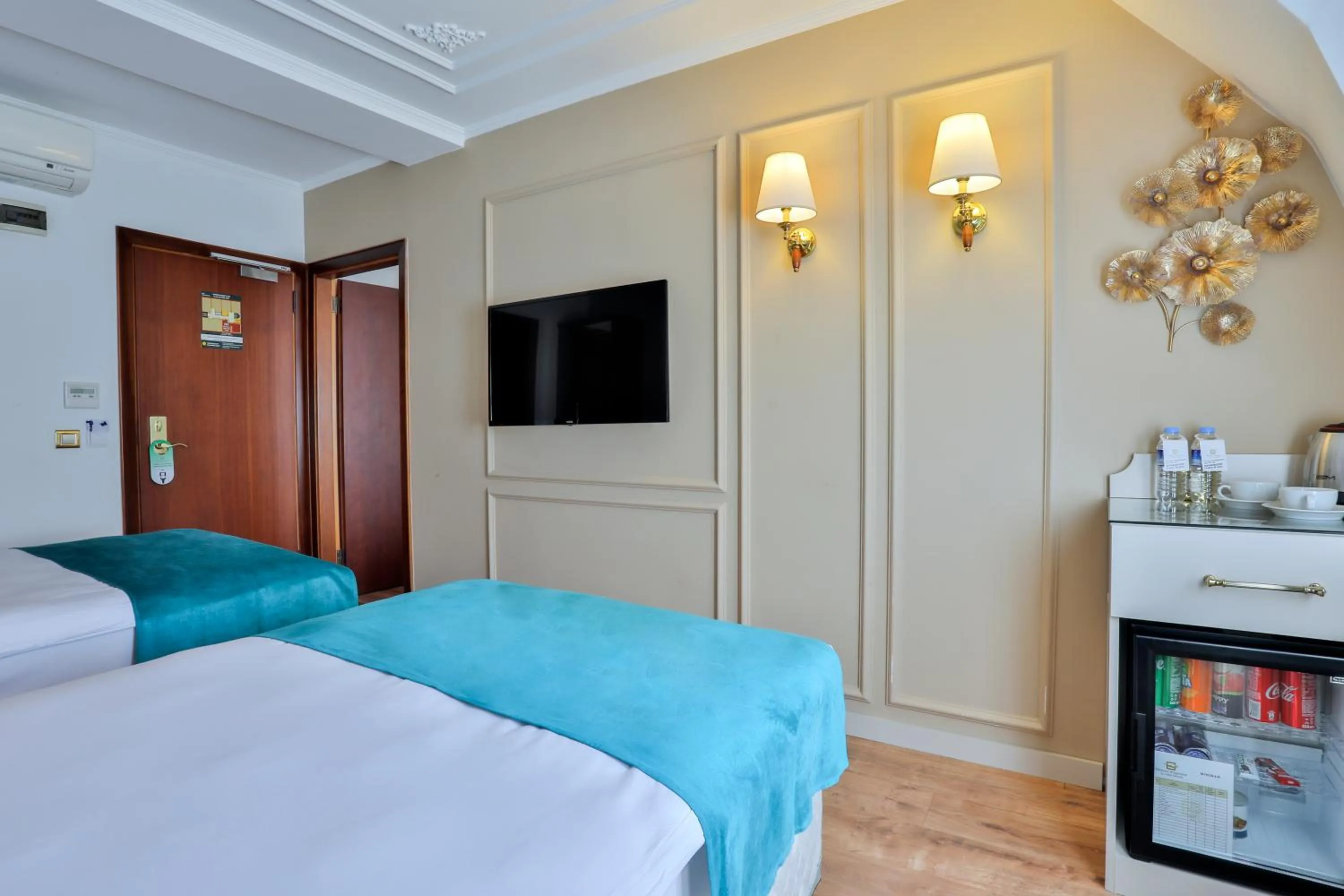 Photo of the whole room, Bed in Orient Express & Spa by Orka Hotels