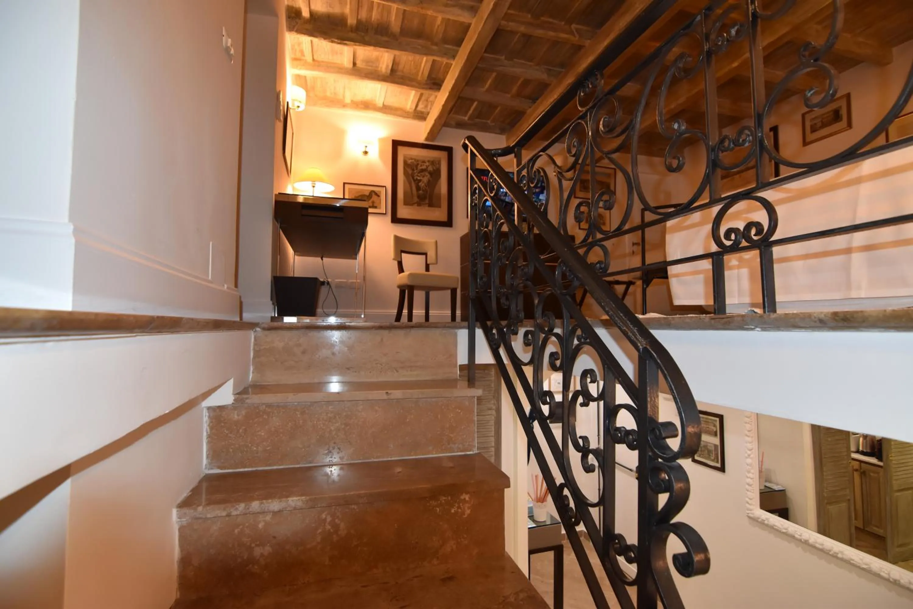 Bedroom in Babuino 79