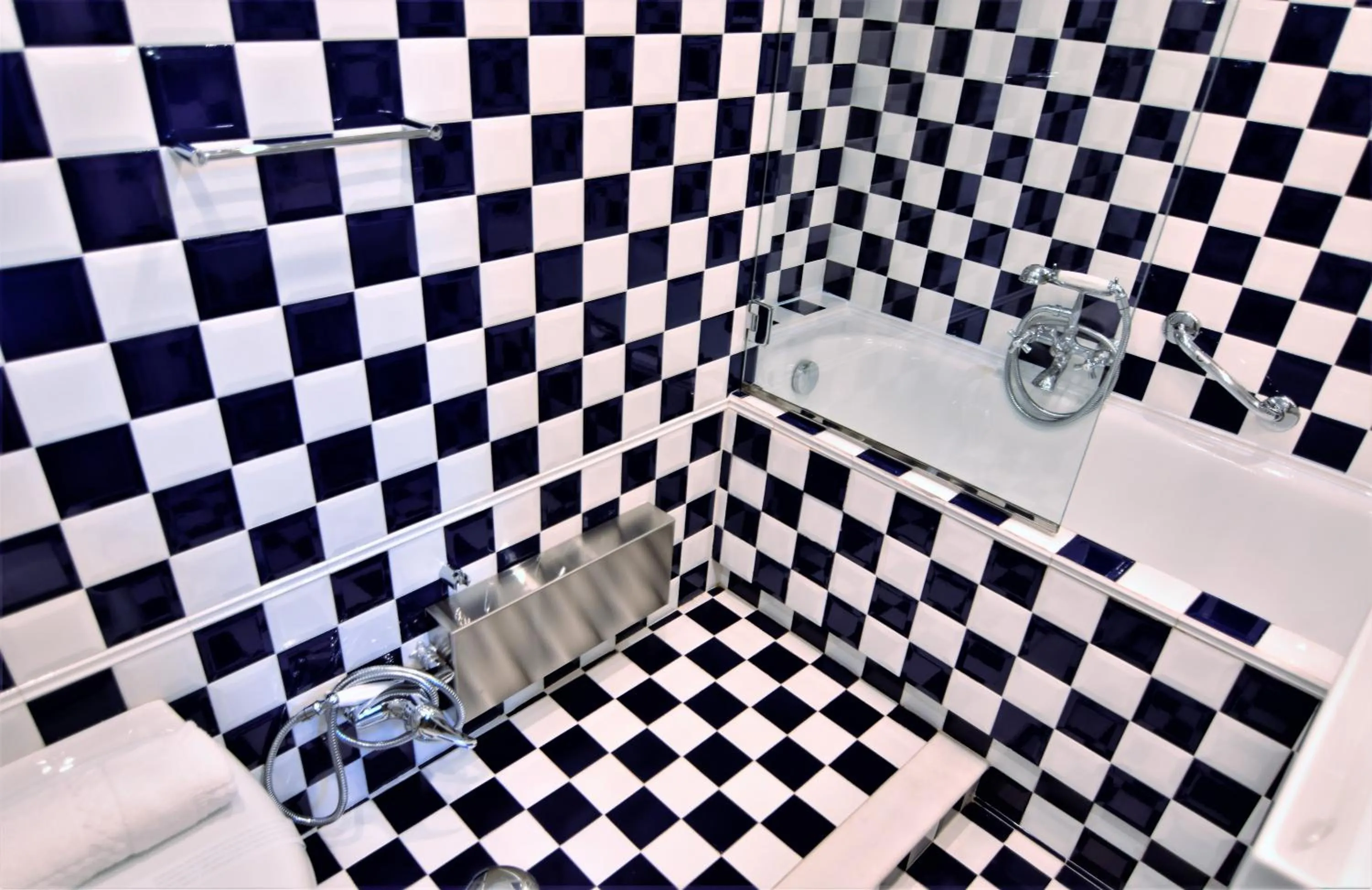 Bathroom in Babuino 79