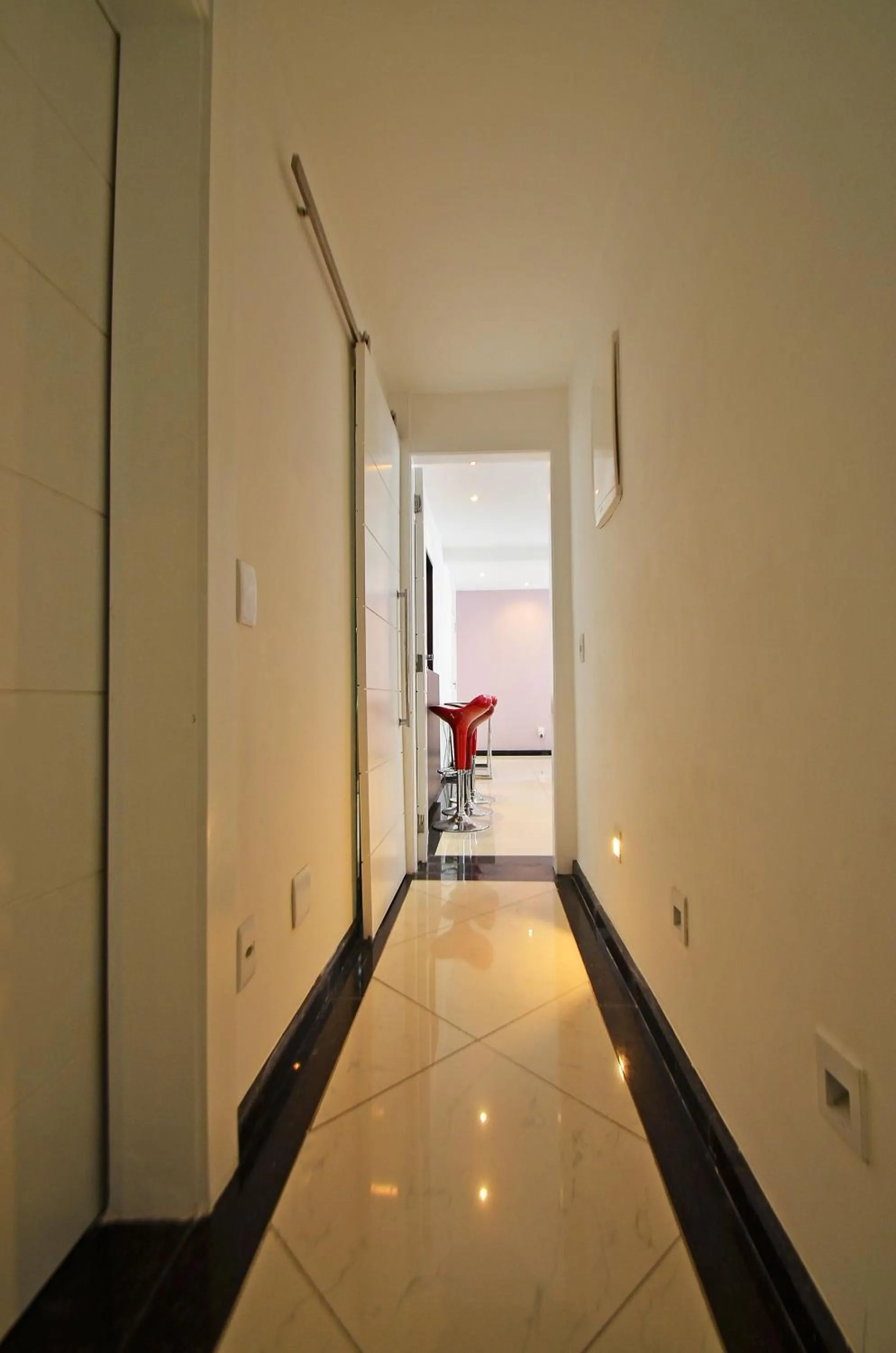 Facade/entrance in Confortável 3Qts: Vista Lateral Mar