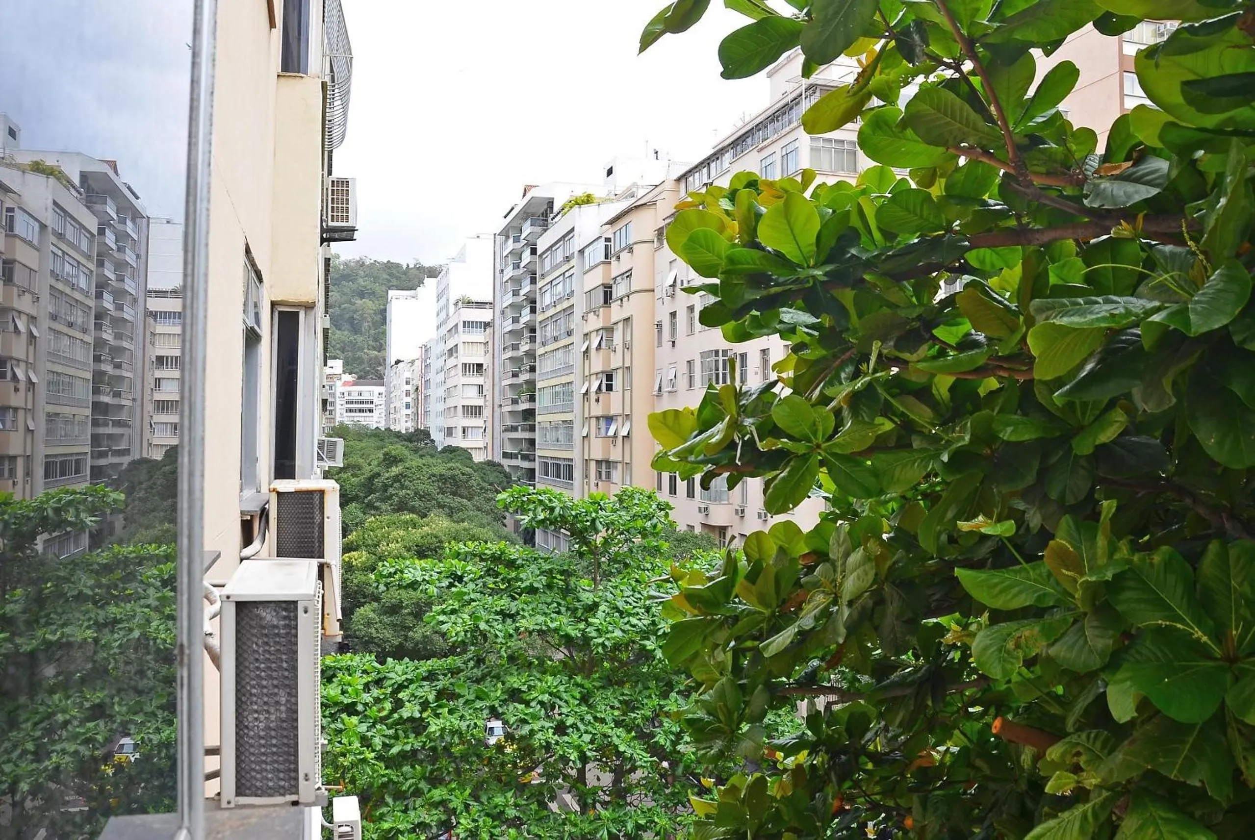 Confortável 3Qts: Vista Lateral Mar