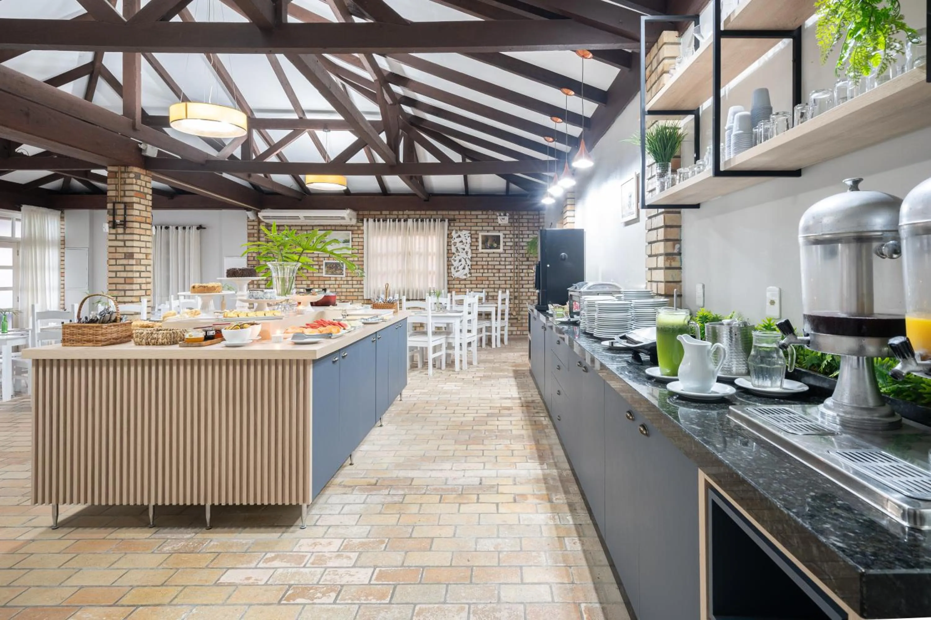 Food and drinks in Pousada Quinta da Baleeira