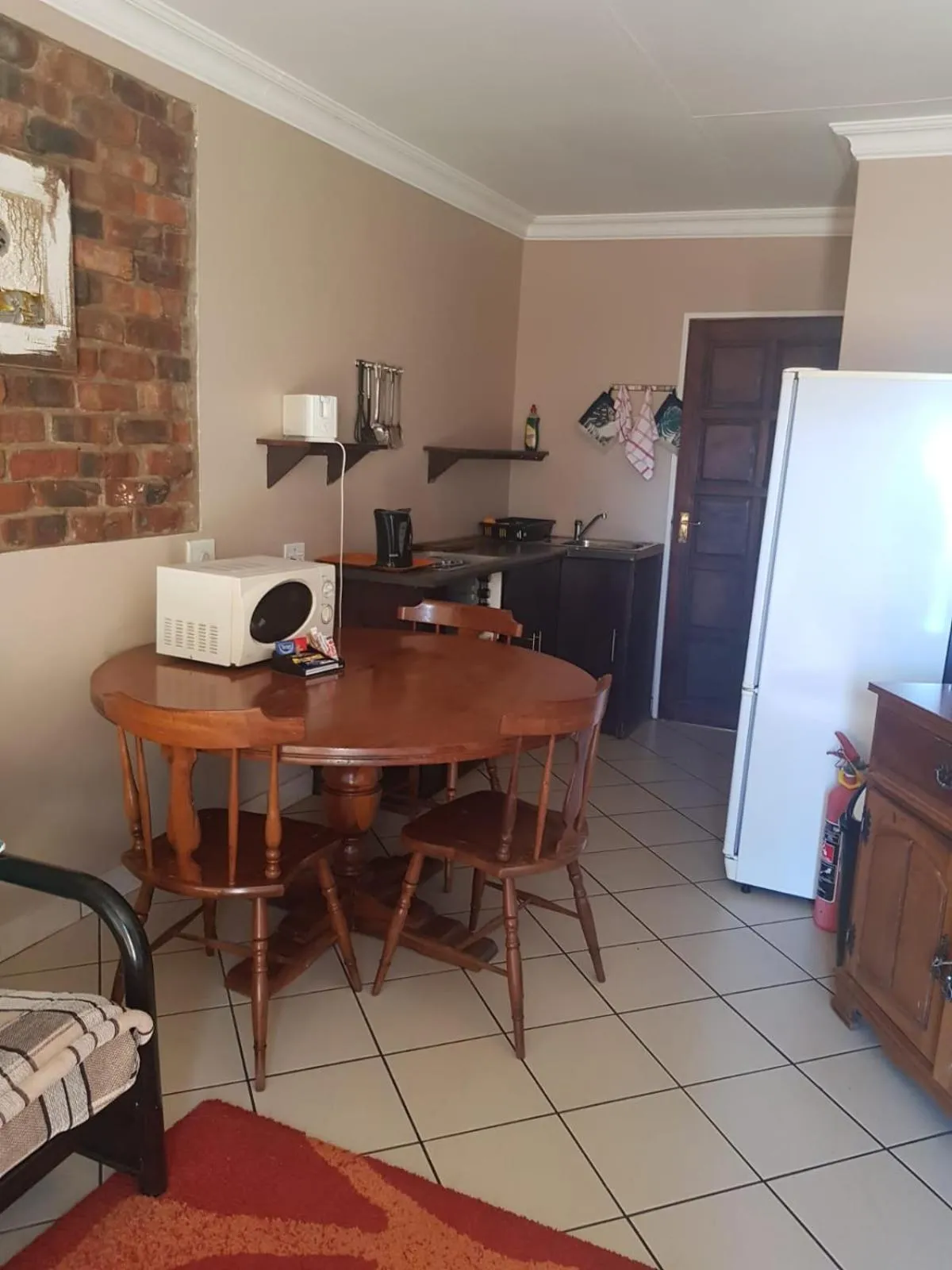 Kitchen or kitchenette in Tsessebe Guesthouse