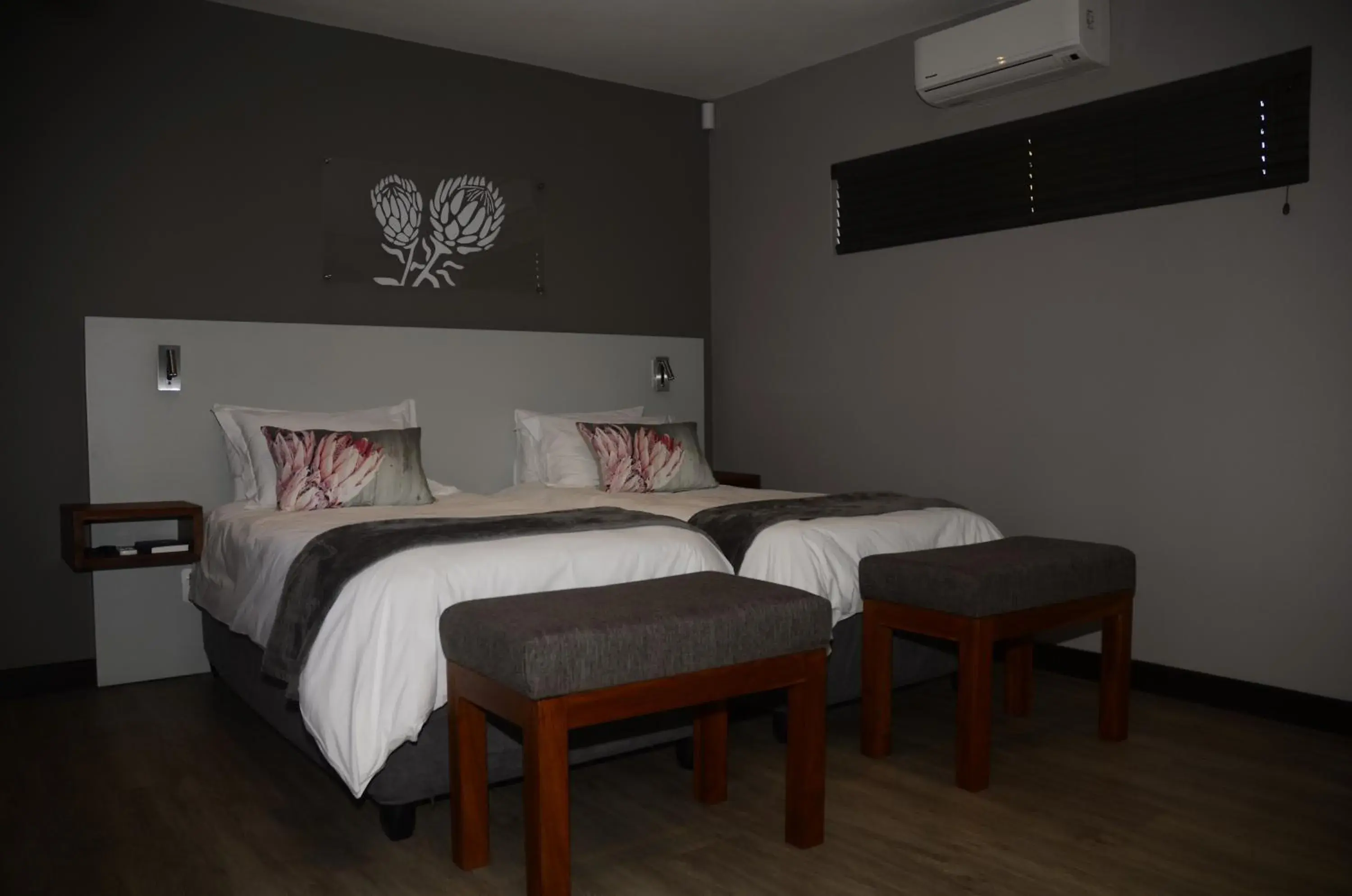 Deluxe Twin Room - single occupancy in Tsessebe Guesthouse Deluxe Twin Room - single occupancy in Tsessebe Guesthouse