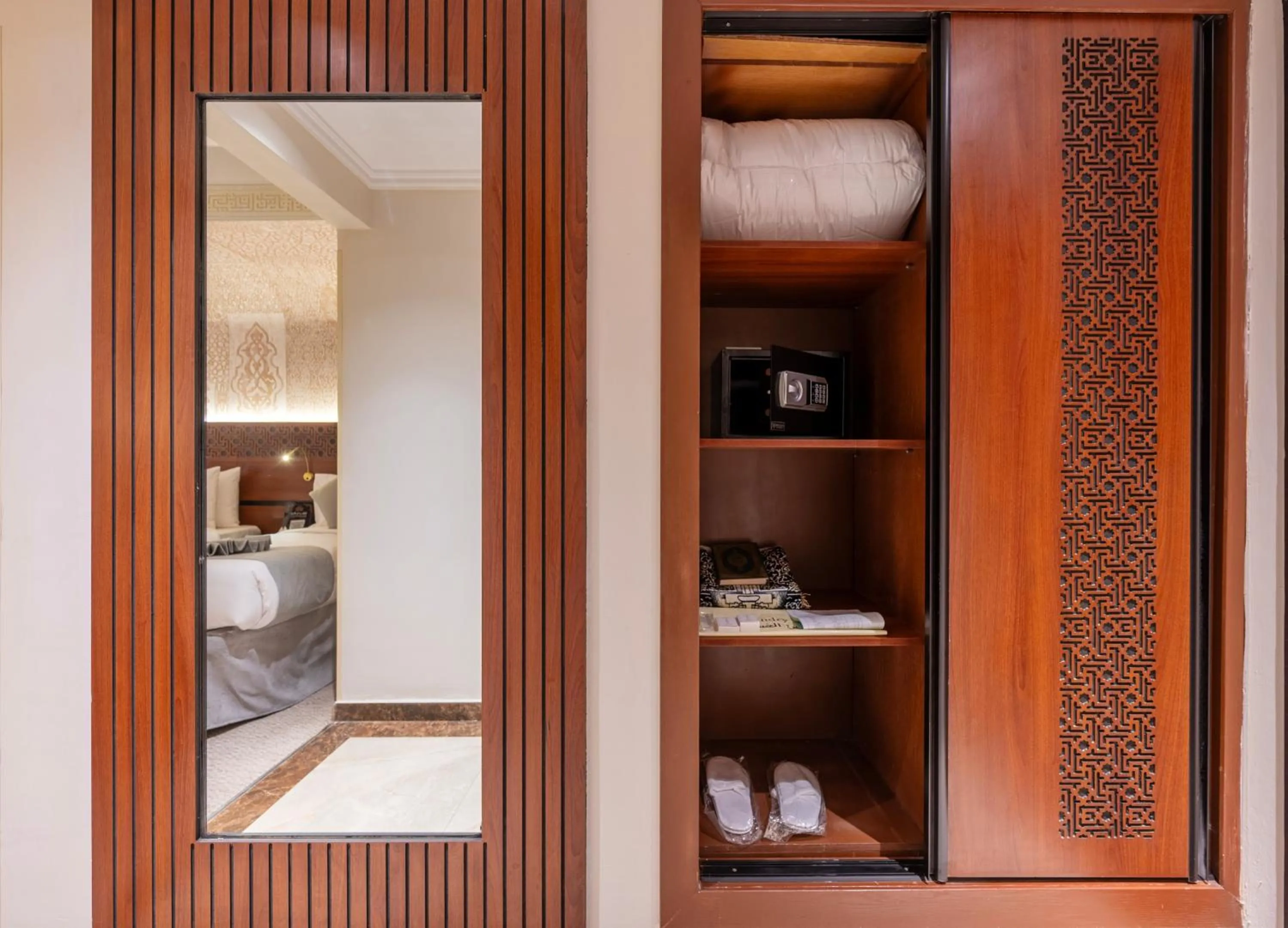 wardrobe, Bed in Grand Plaza Badr Al Maqam Fully Renovated