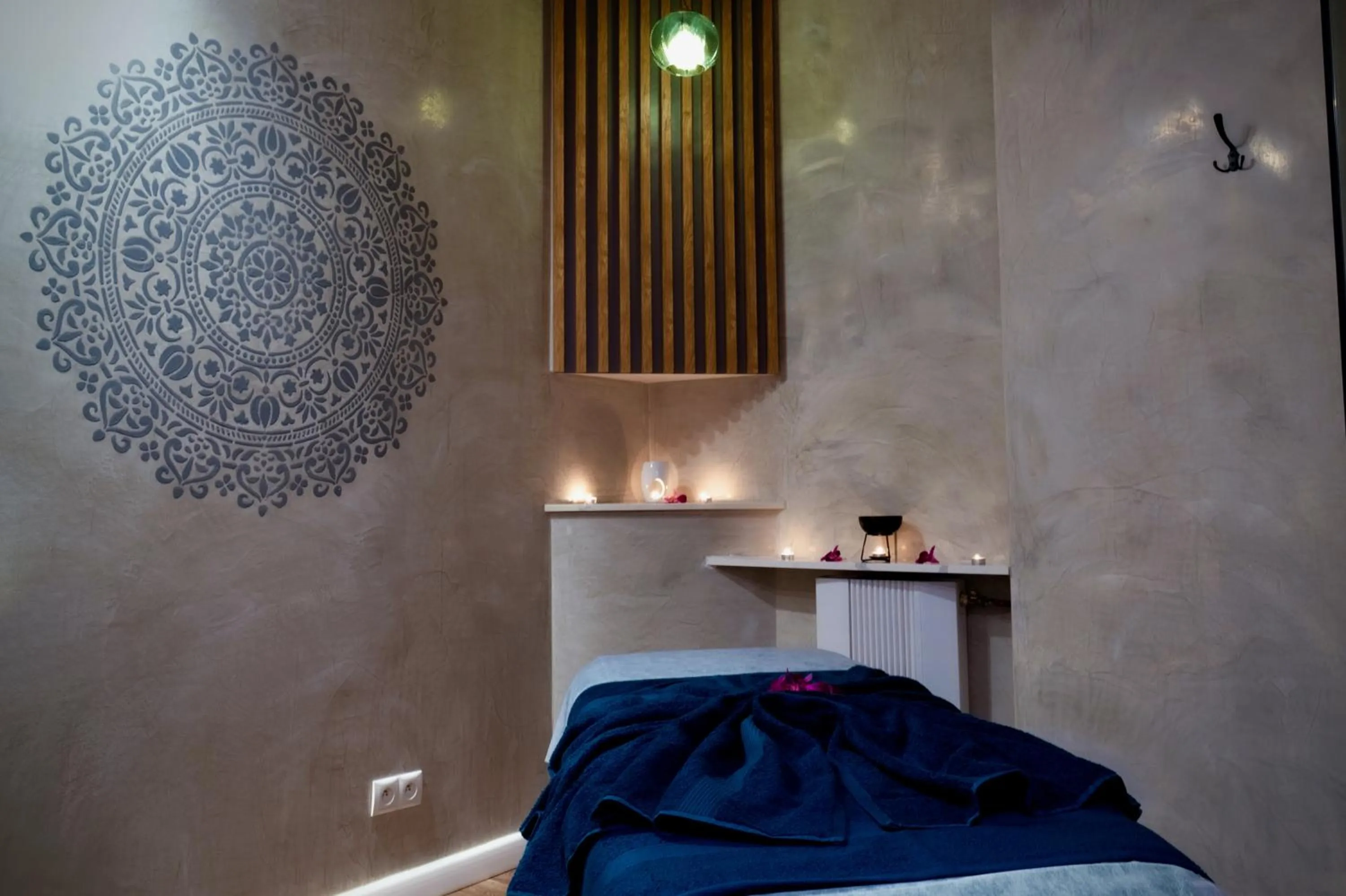 Massage, Bed in Jess Hotel & Spa Warsaw Old Town