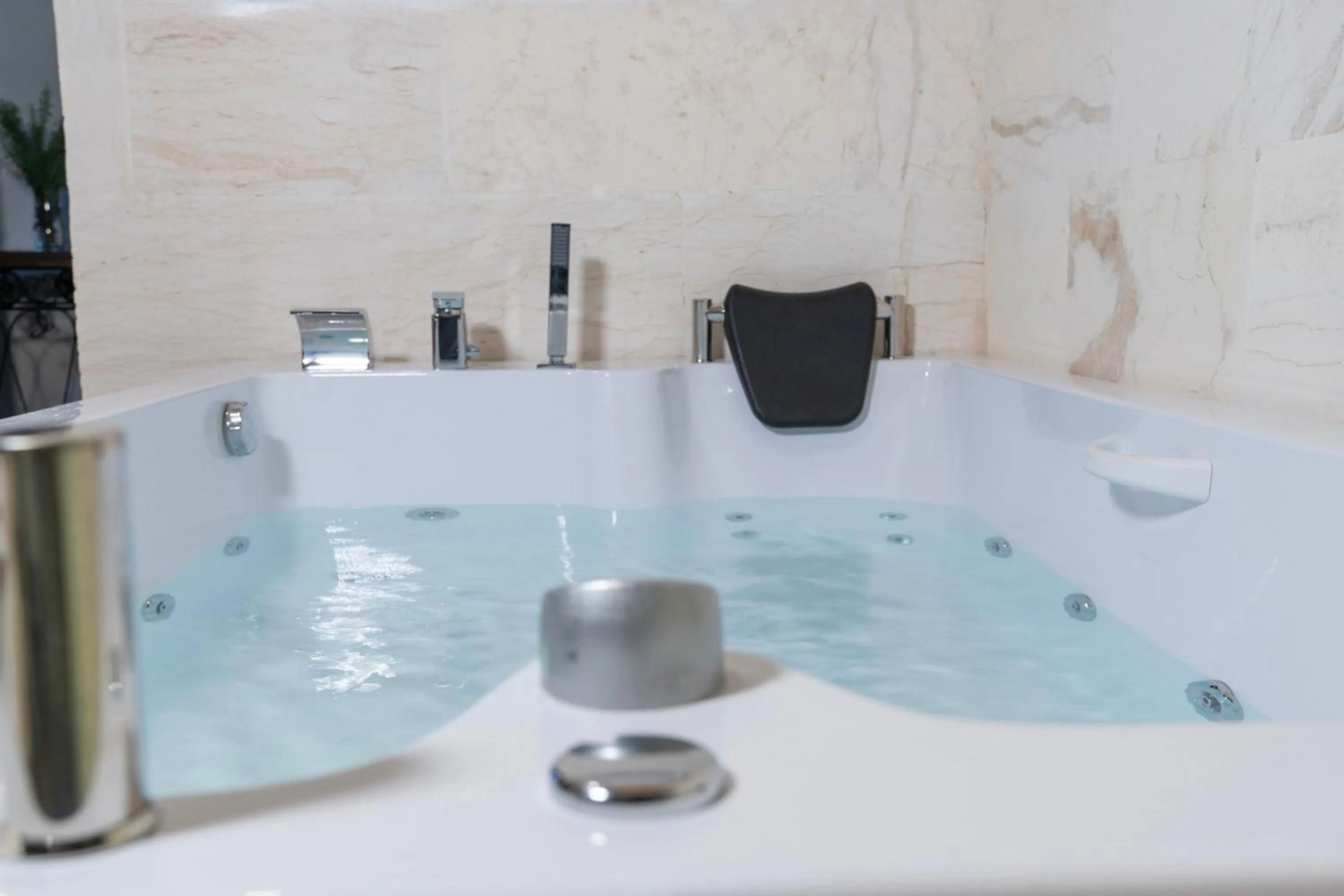 Hot Tub in ASTARTE HOTEL