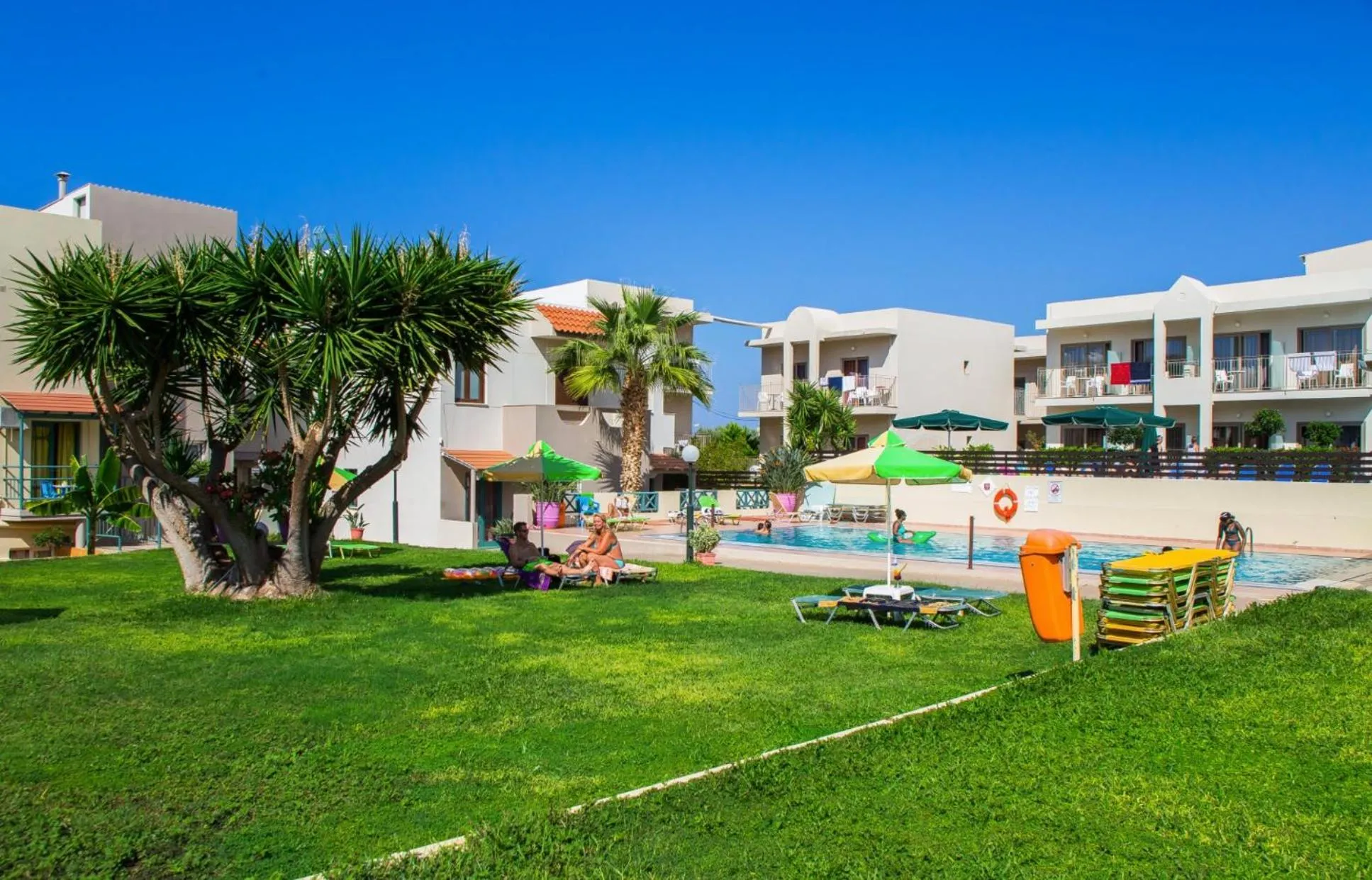 Garden in Theoni Apartments