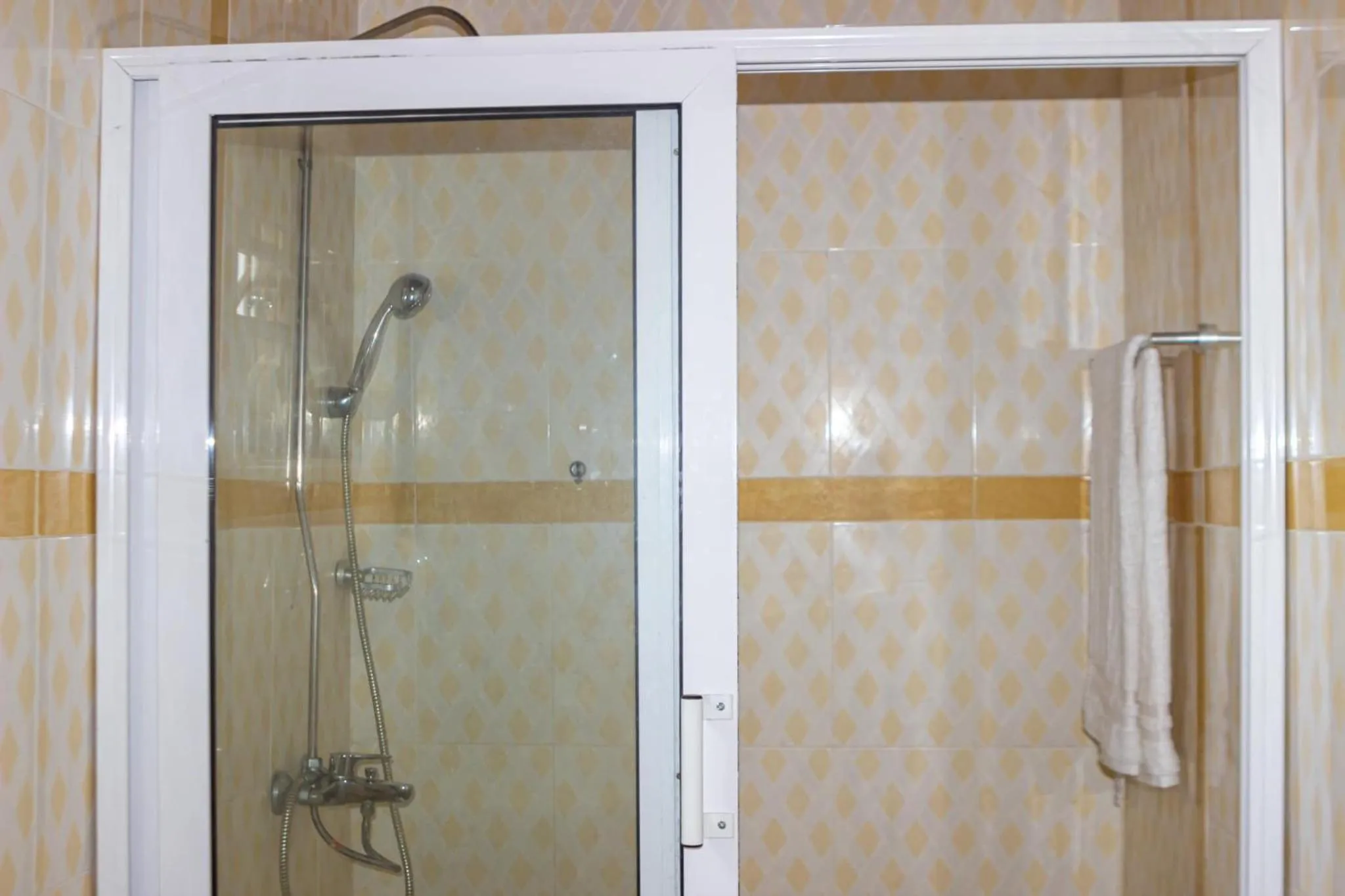 Bathroom in Lou Ralph Hotel