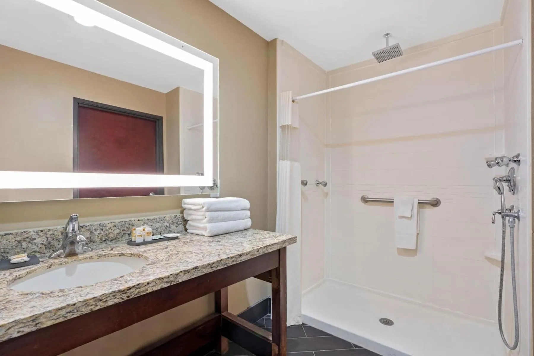 Bathroom in La Quinta by Wyndham Houston Willowbrook