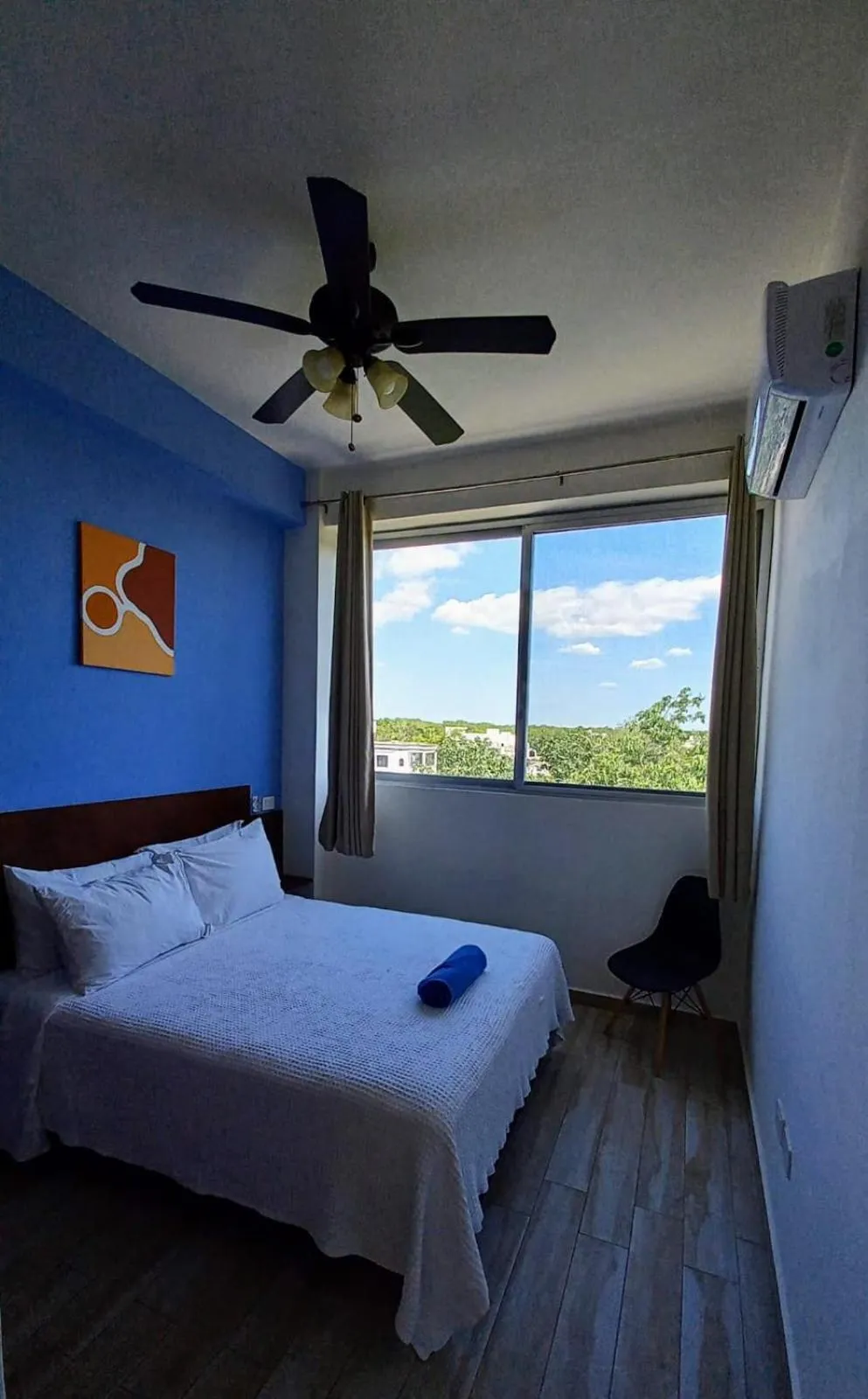 Photo of the whole room, Bed in Cozy and spacious apartment by Tulum 10