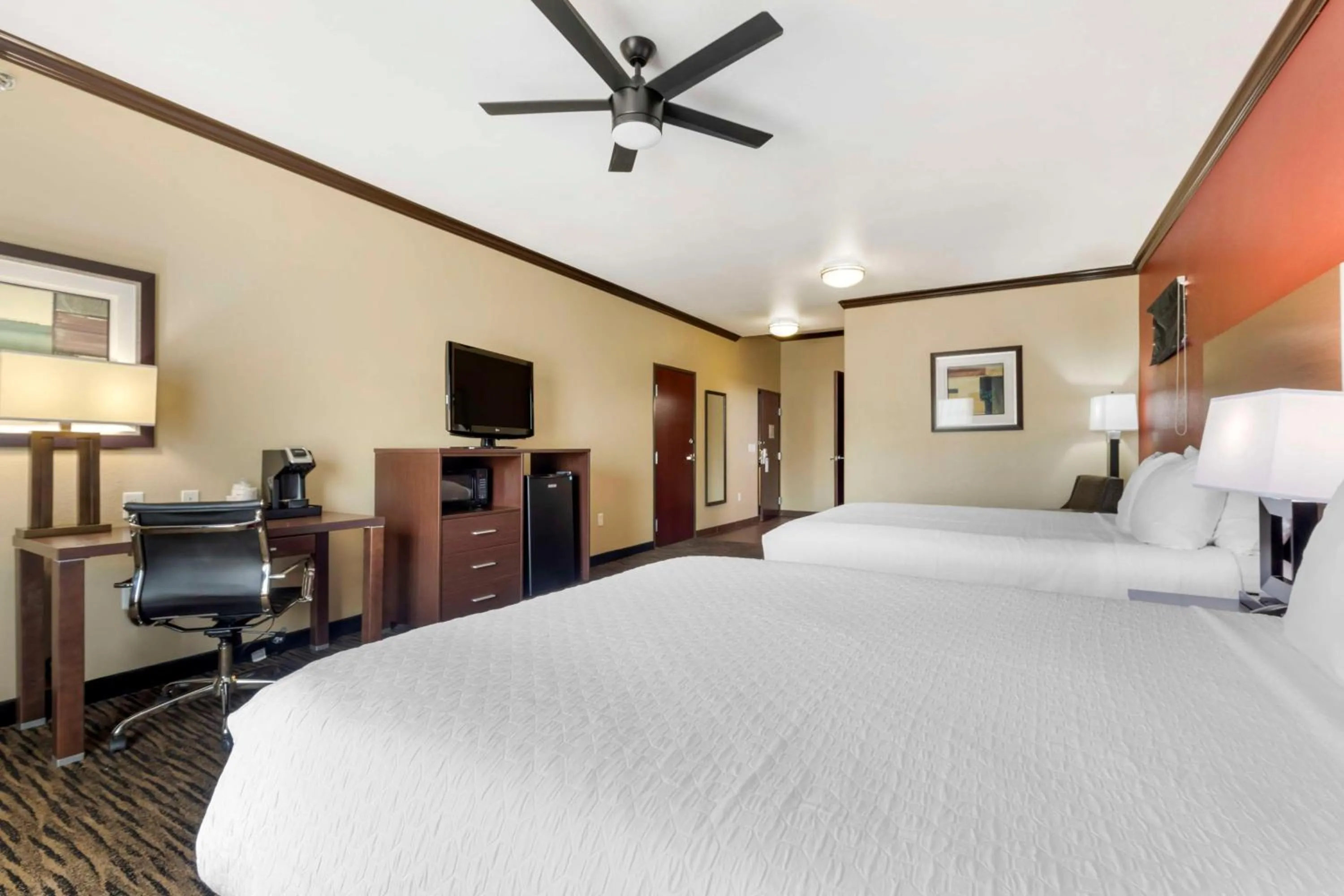 Bedroom, Bed in Best Western Plus Classic Inn and Suites