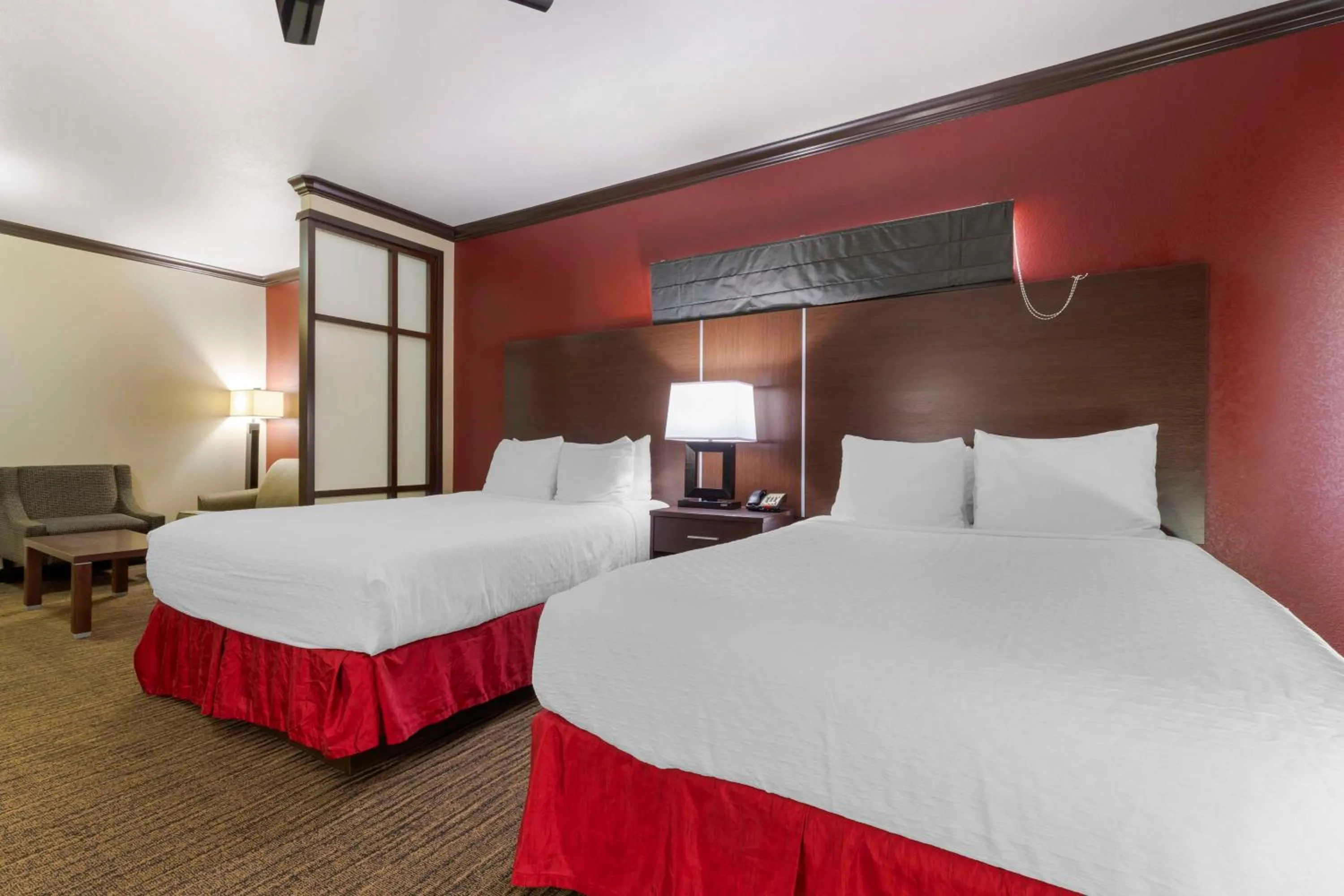 Photo of the whole room, Bed in Best Western Plus Classic Inn and Suites