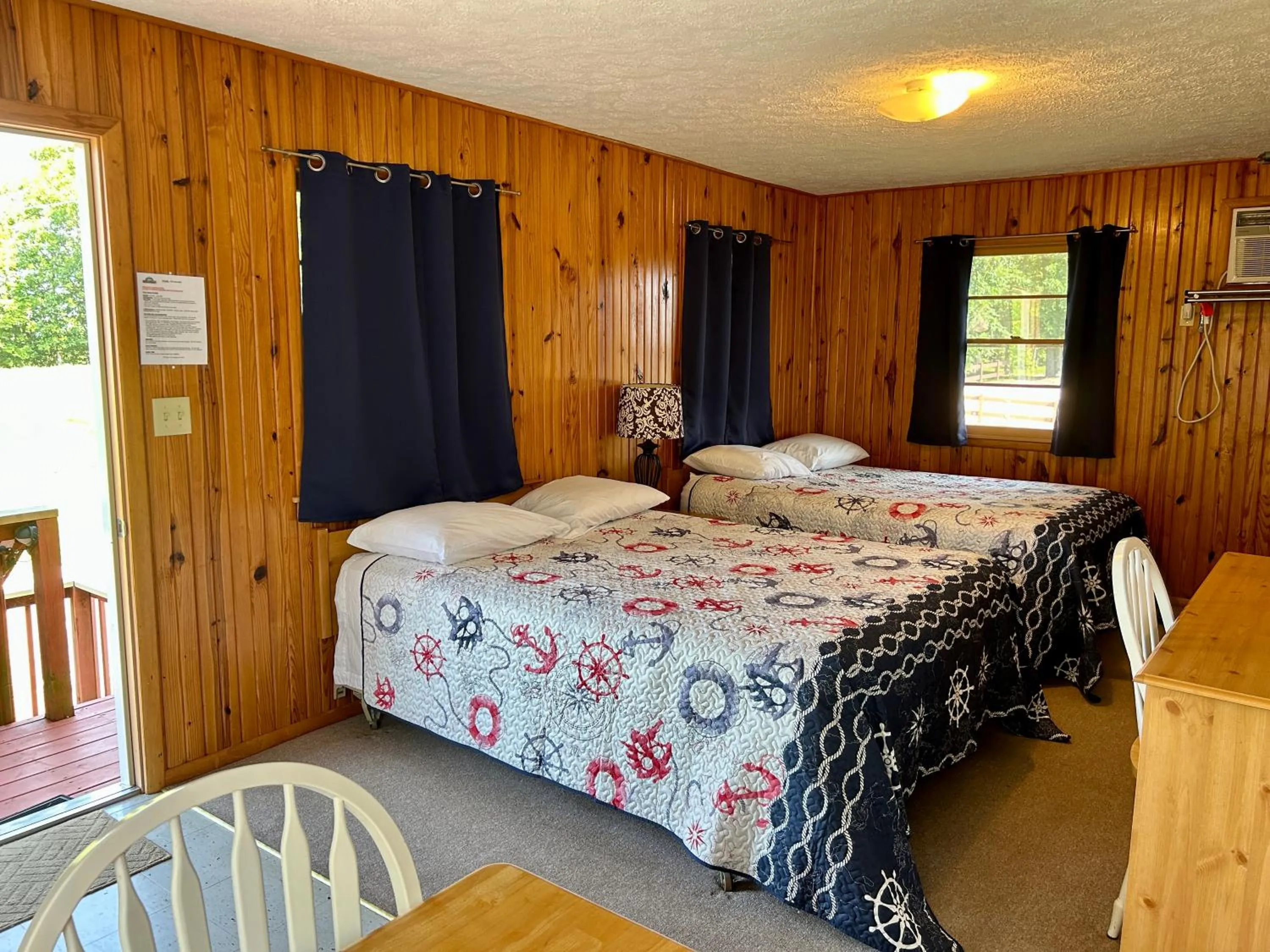 Bedroom in Driftwood Resort Bull Shoals