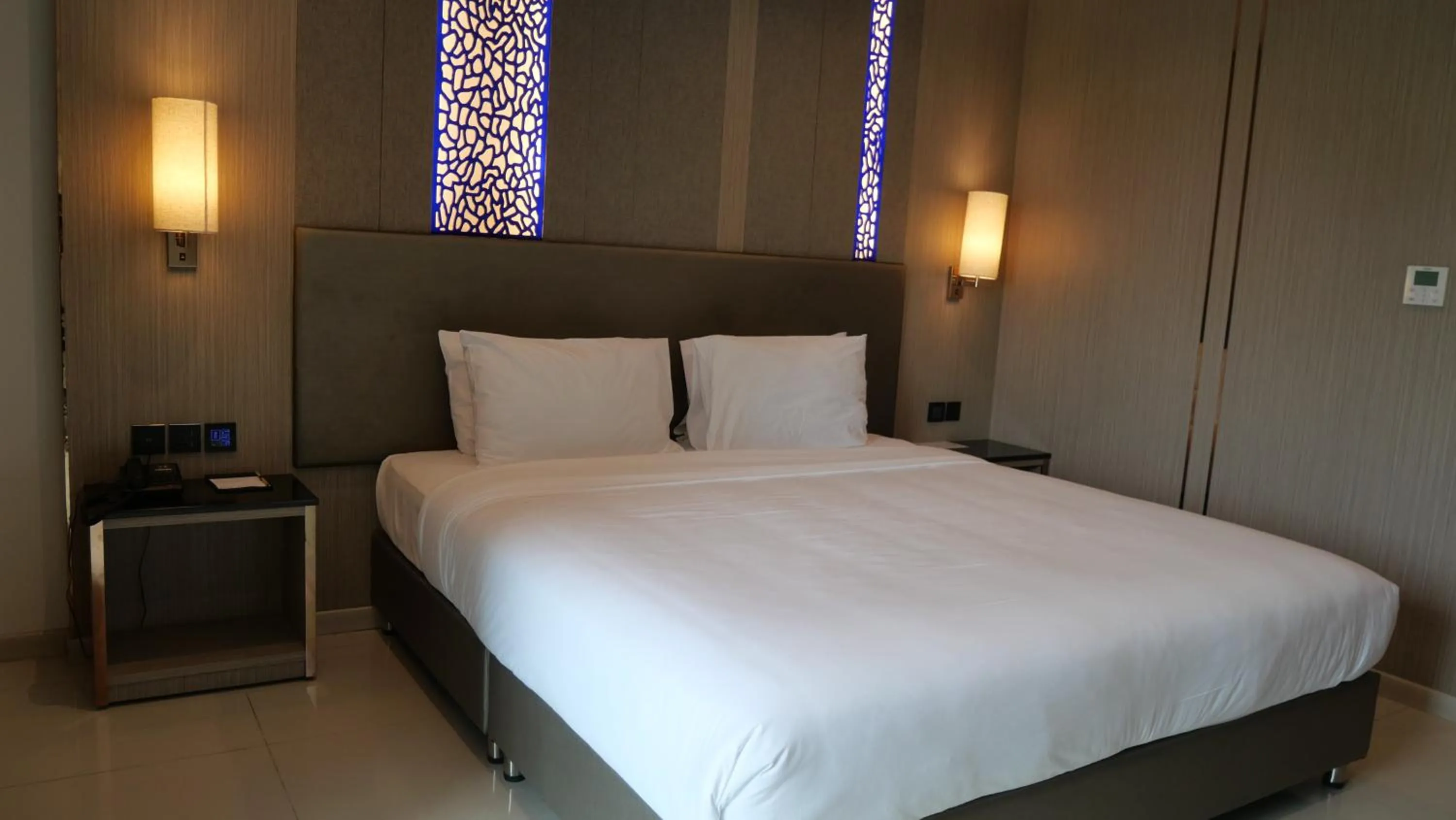 Bedroom, Bed in THE TJ HOTEL Pattaya