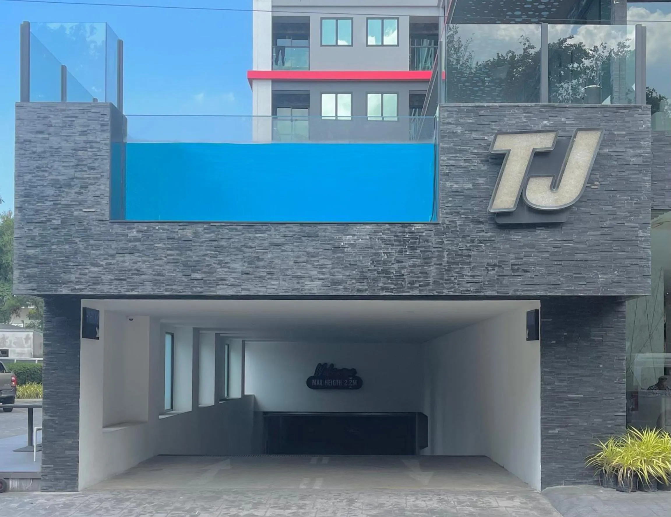 Property building in THE TJ HOTEL Pattaya