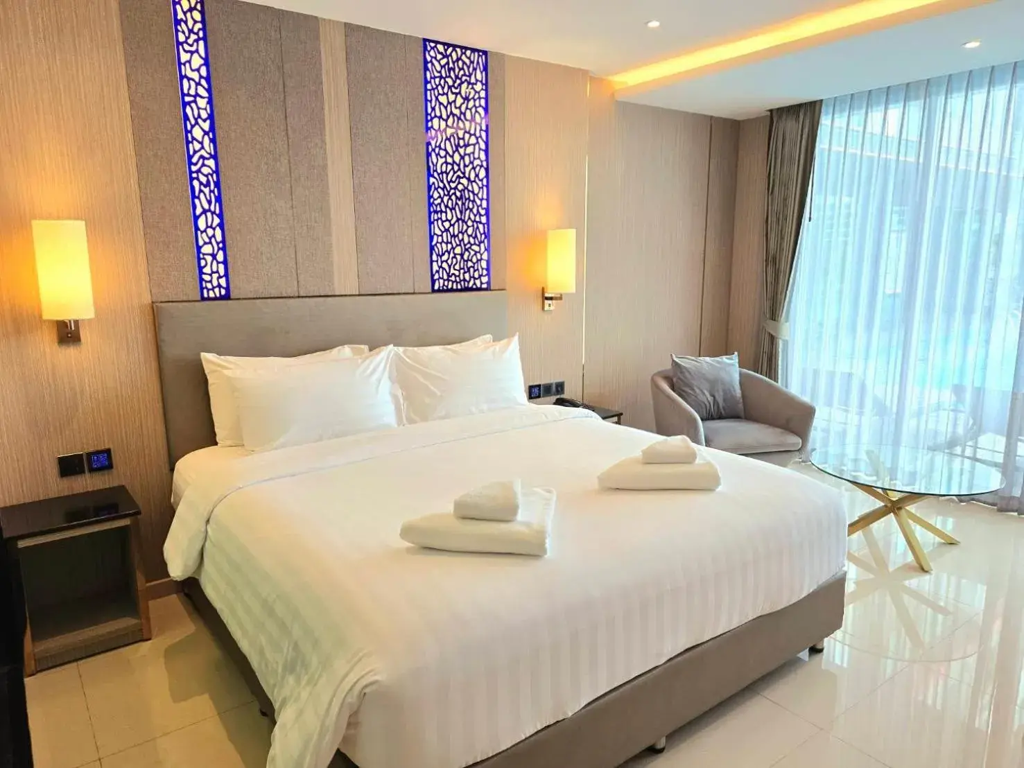 Deluxe Suite with Pool Access in THE TJ HOTEL Pattaya Deluxe Suite with Pool Access in THE TJ HOTEL Pattaya