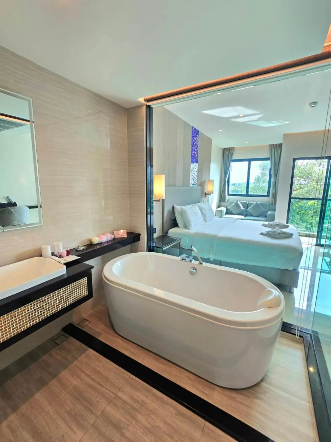 Bedroom, Bed in THE TJ HOTEL Pattaya