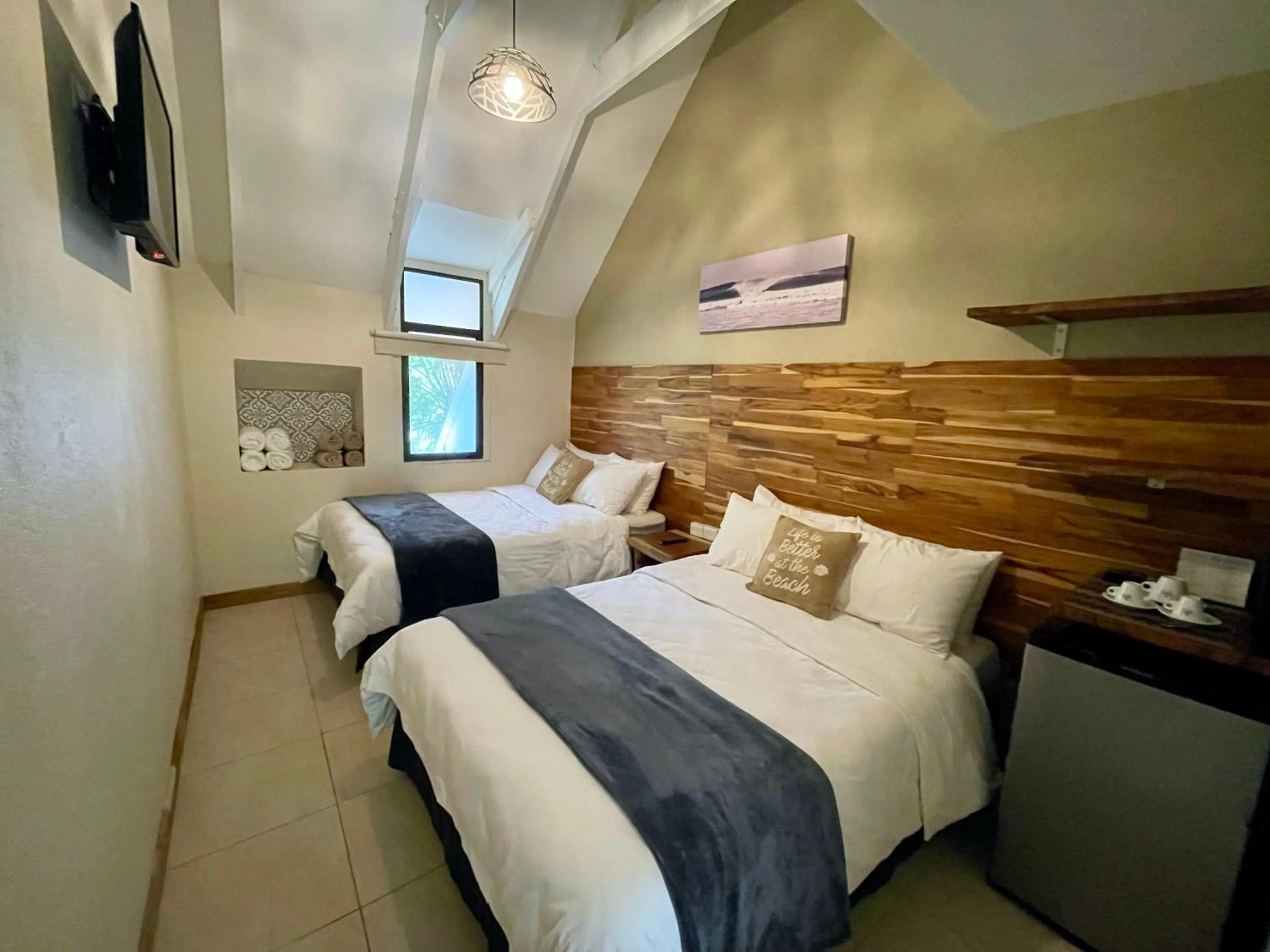 Bedroom, Bed in Hotel El Manglar y Cantarana