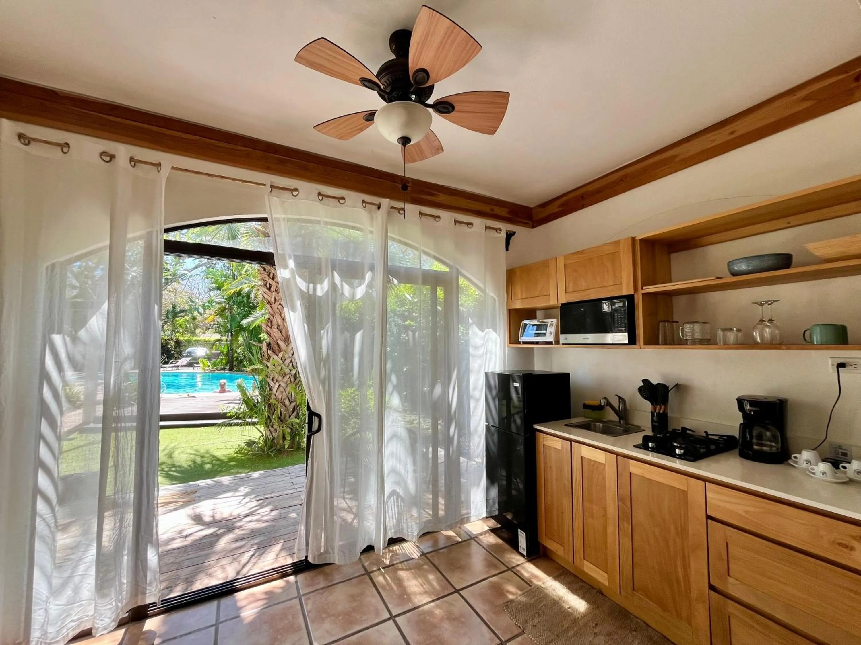 Kitchen or kitchenette in Hotel El Manglar y Cantarana