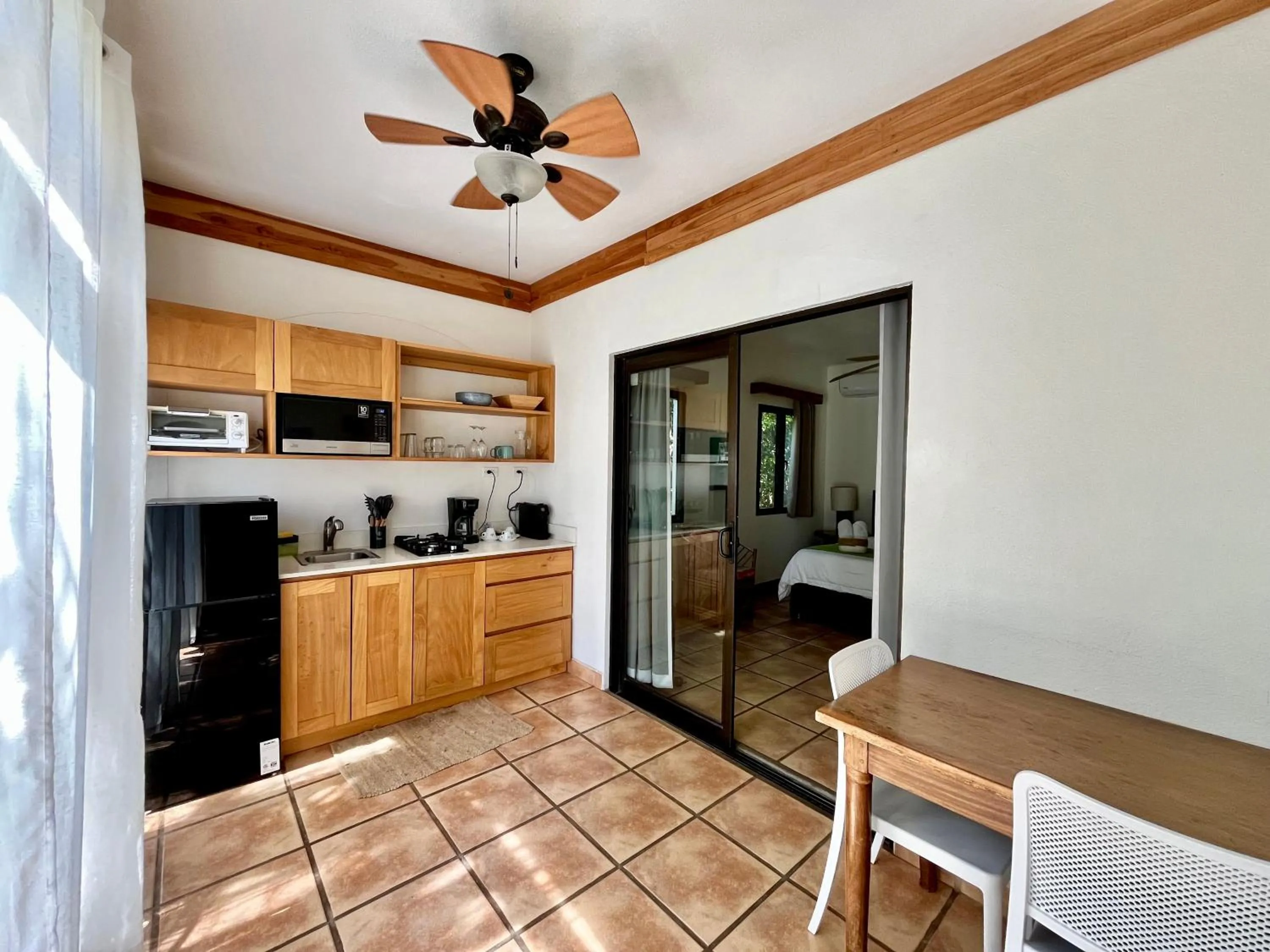 Kitchen or kitchenette in Hotel El Manglar y Cantarana