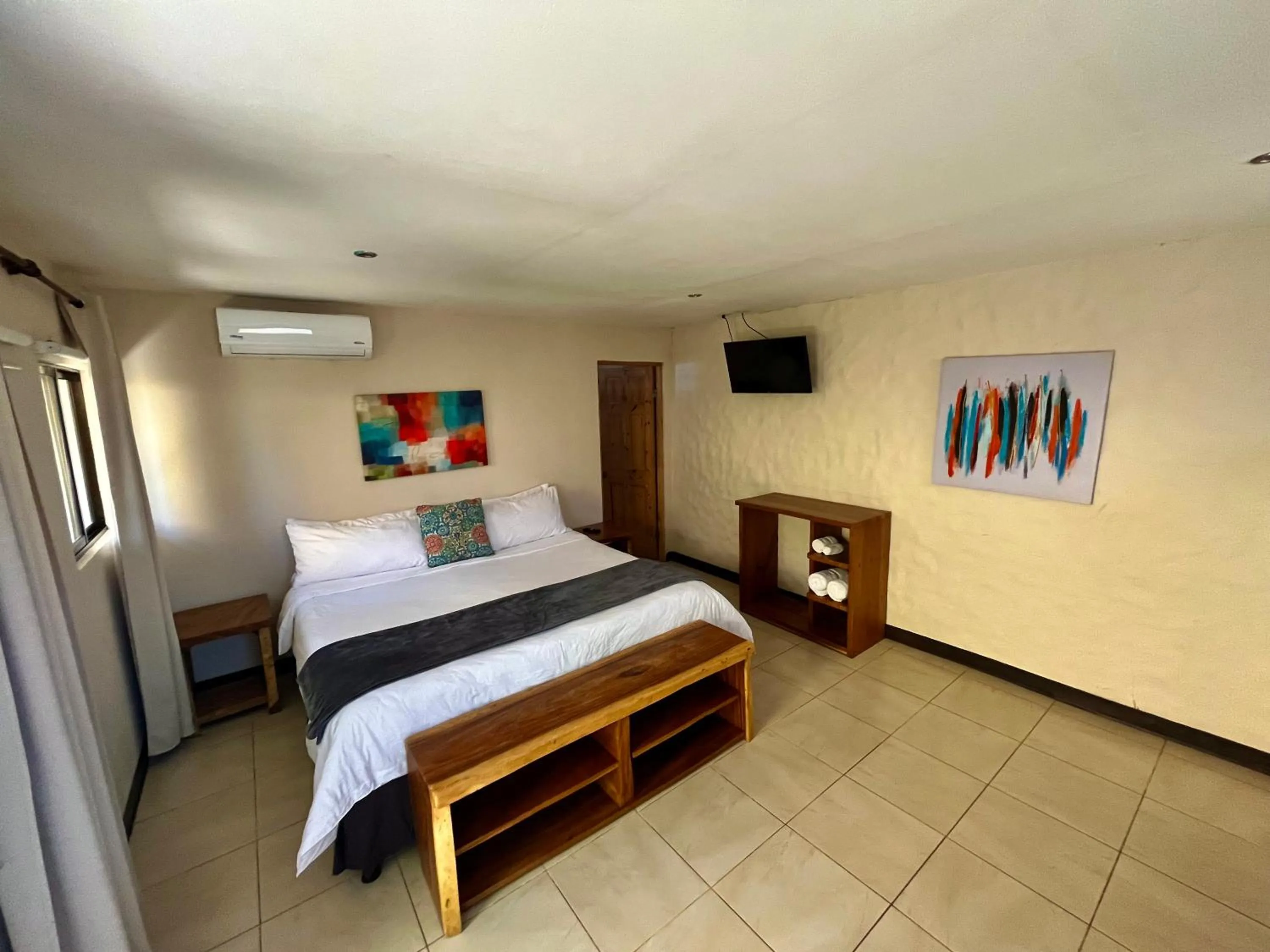 TV and multimedia, Bed in Hotel El Manglar y Cantarana