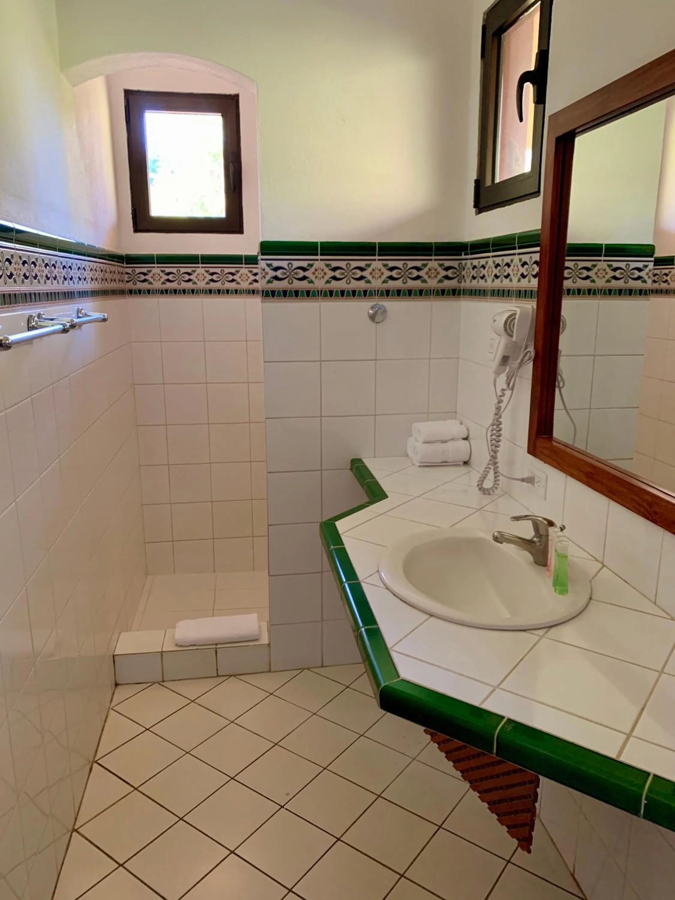 Bathroom in Hotel El Manglar y Cantarana