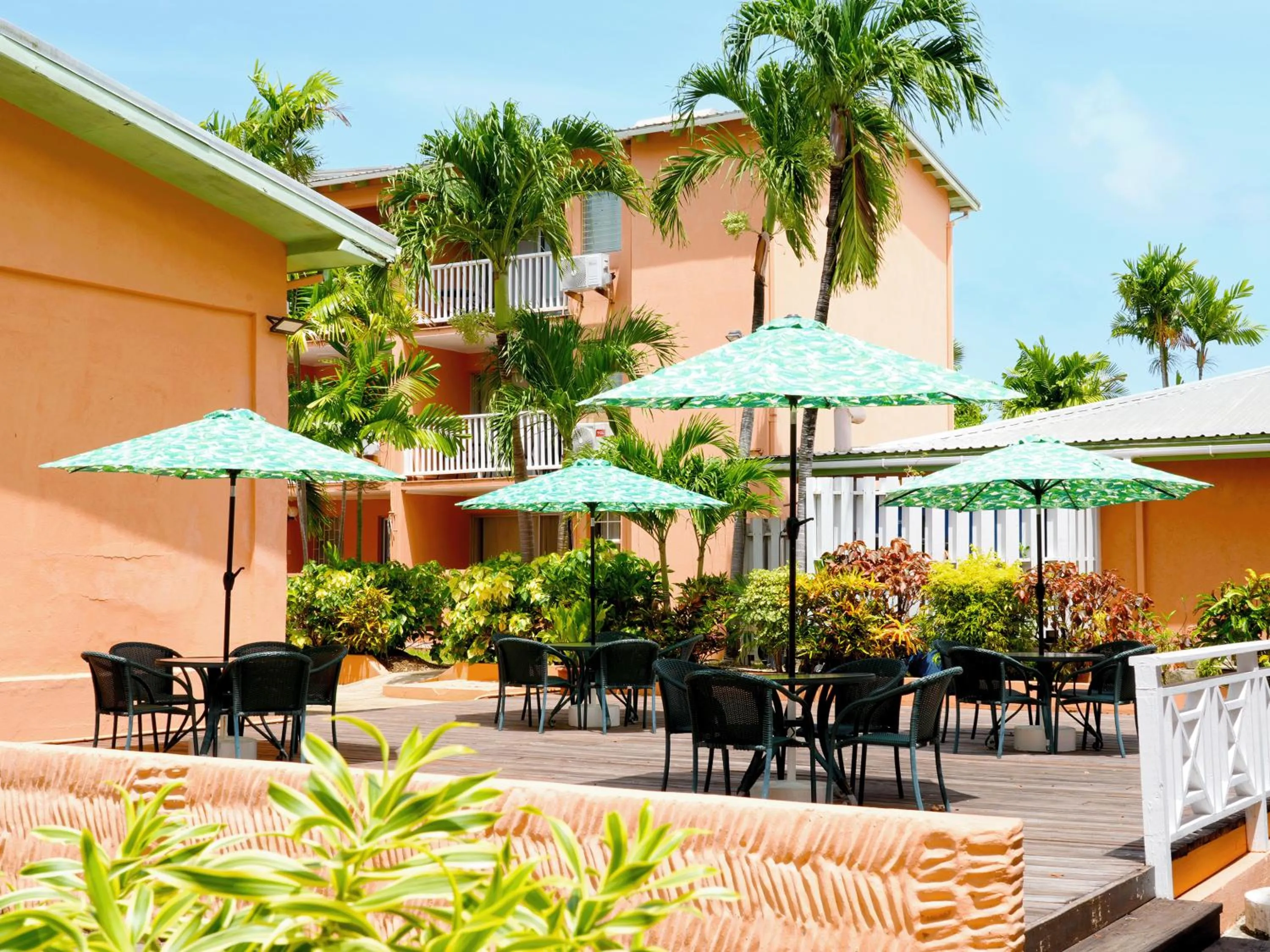 Property building in Worthing Court Apartment Hotel