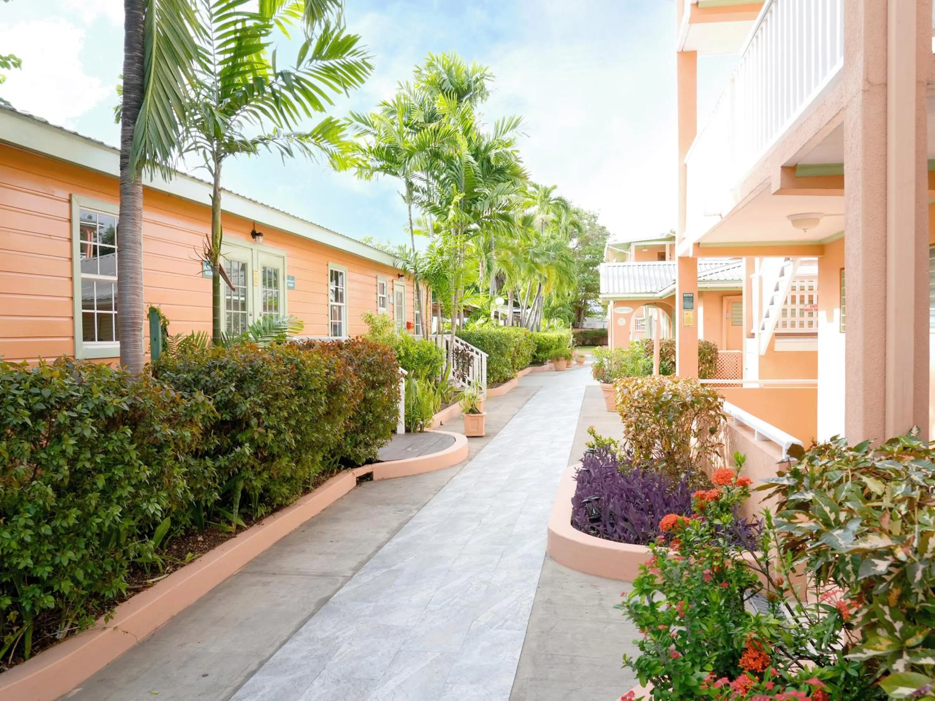Property building in Worthing Court Apartment Hotel