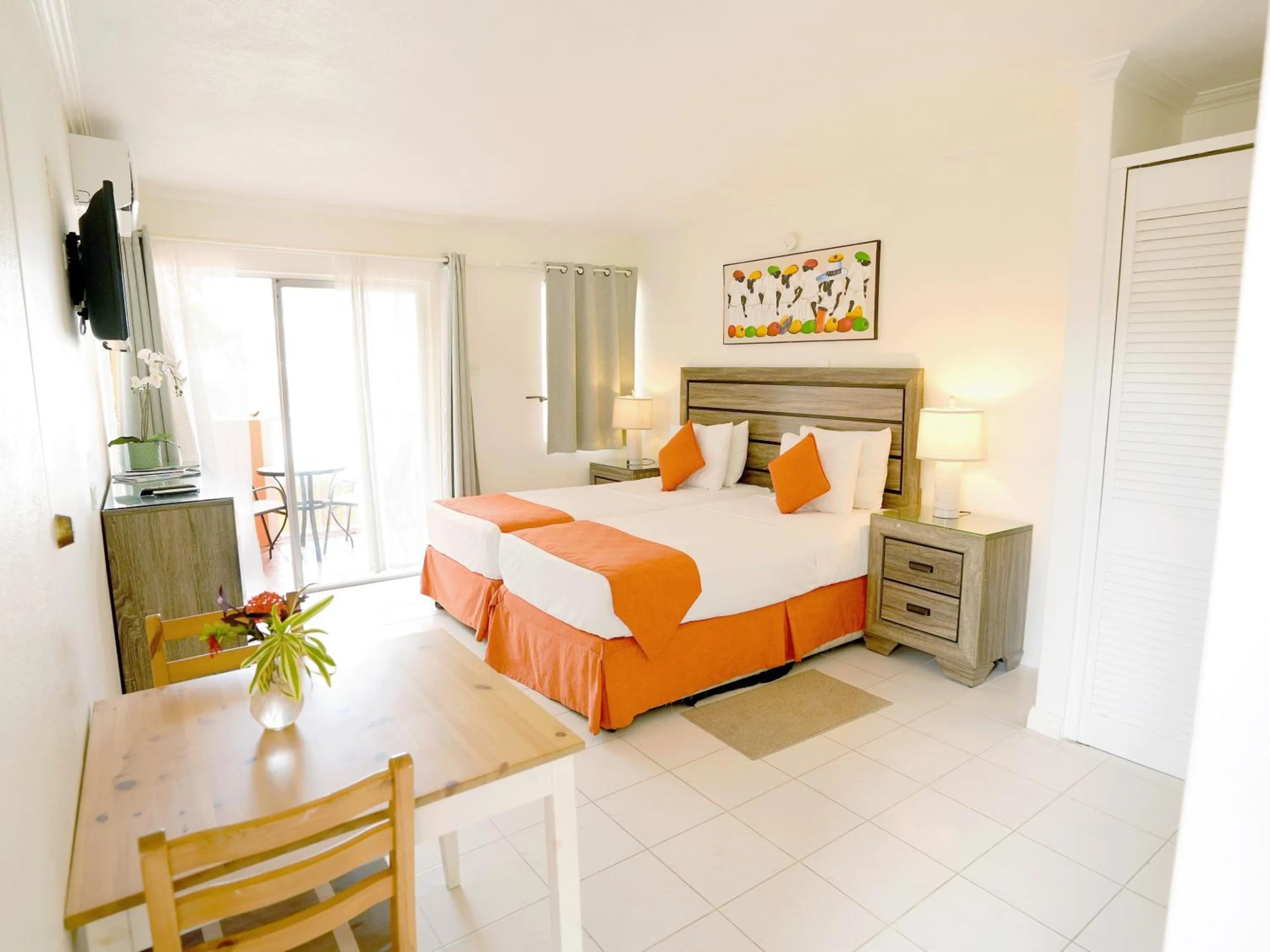 Bed in Worthing Court Apartment Hotel