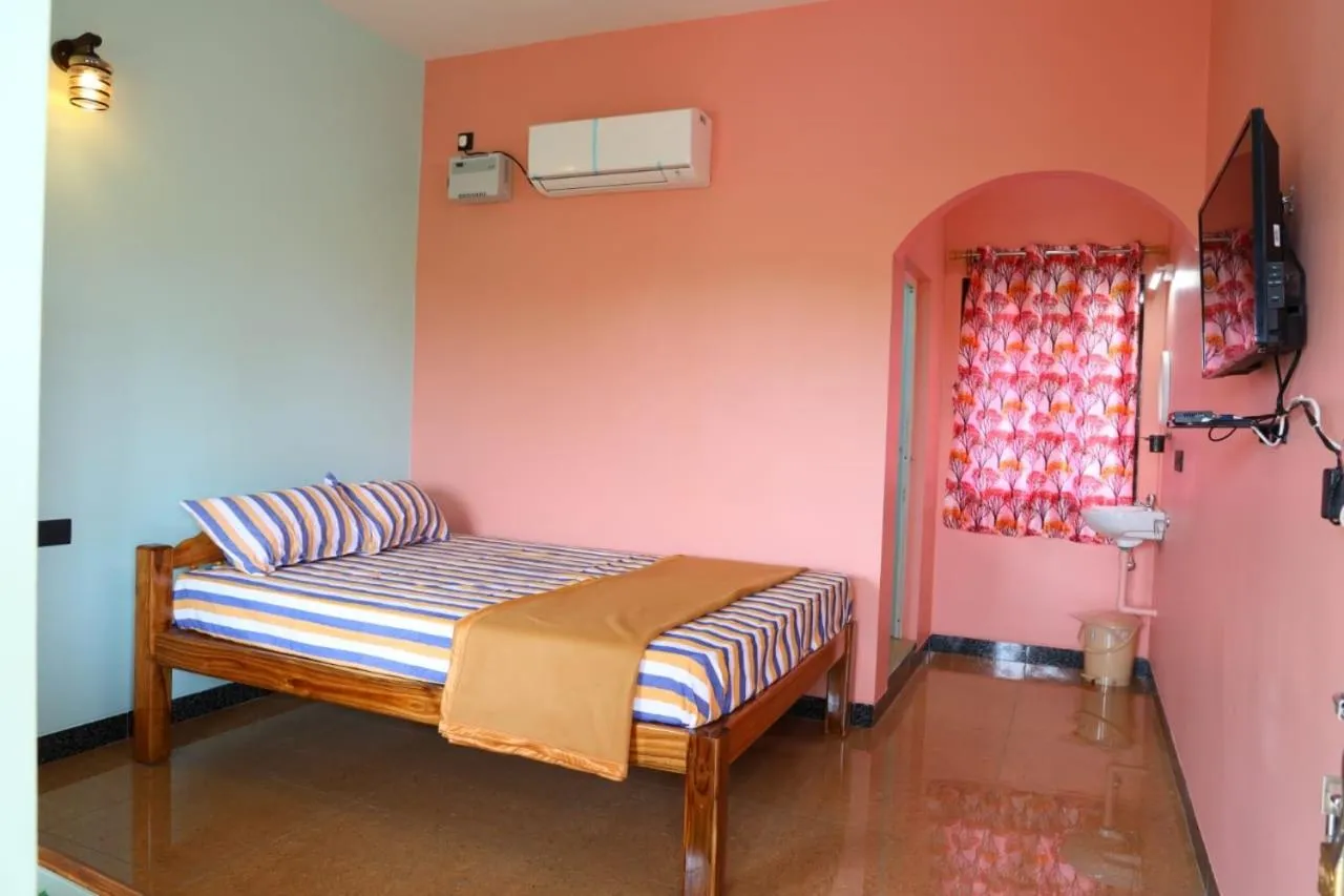 Property building, Bed in Paradise Forest Resort