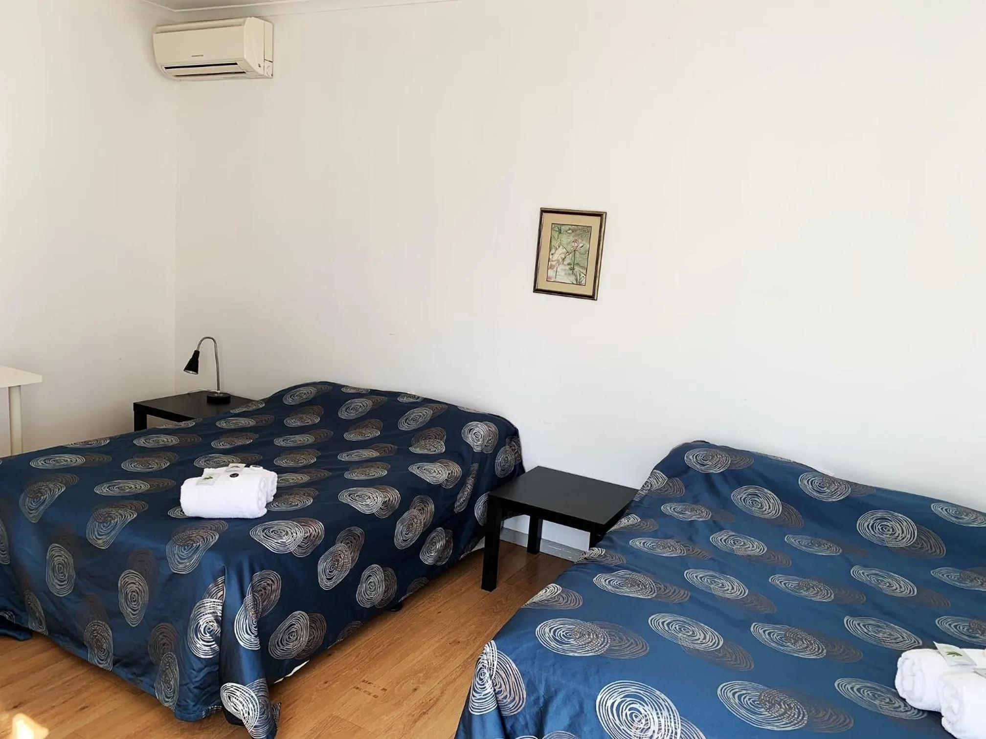 Bed in Beaconsfield Lodge Motel