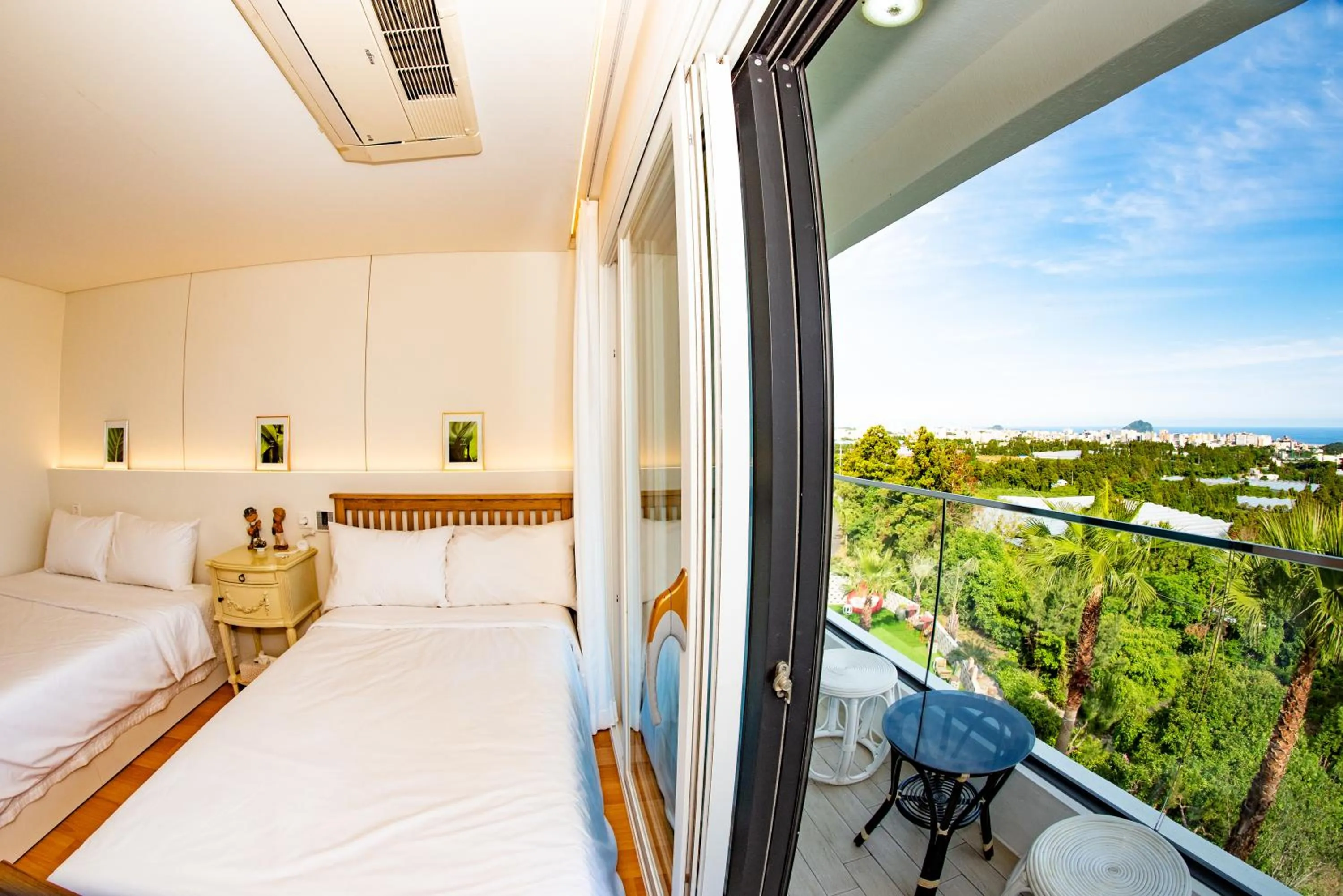 Bed in Jeju BunkerHotel&Resort