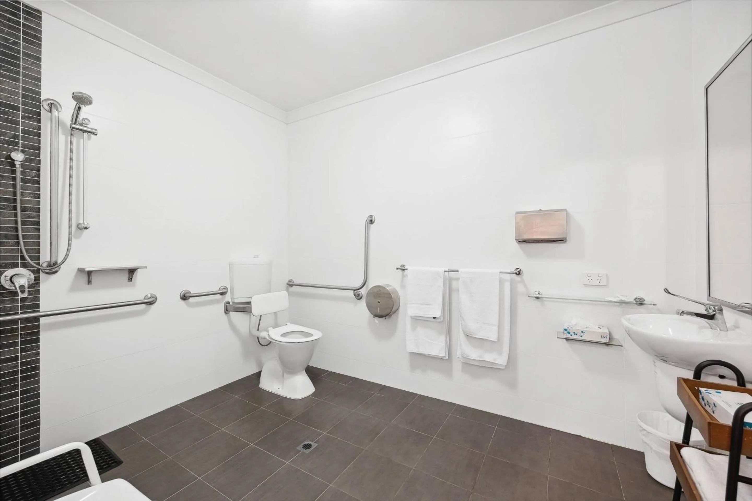 Bedroom in Quality Hotel Bayswater