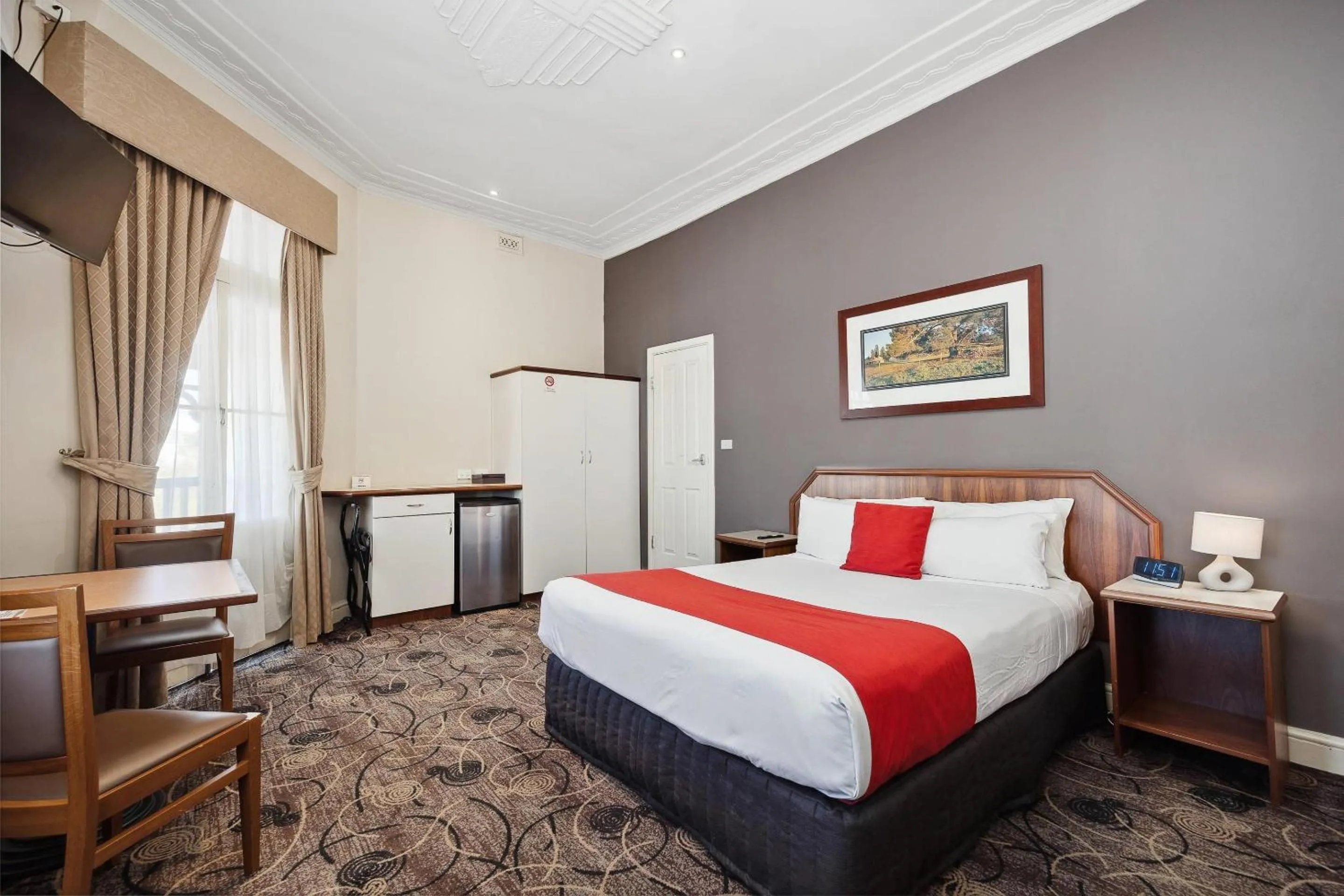 Bedroom, Bed in Quality Hotel Bayswater