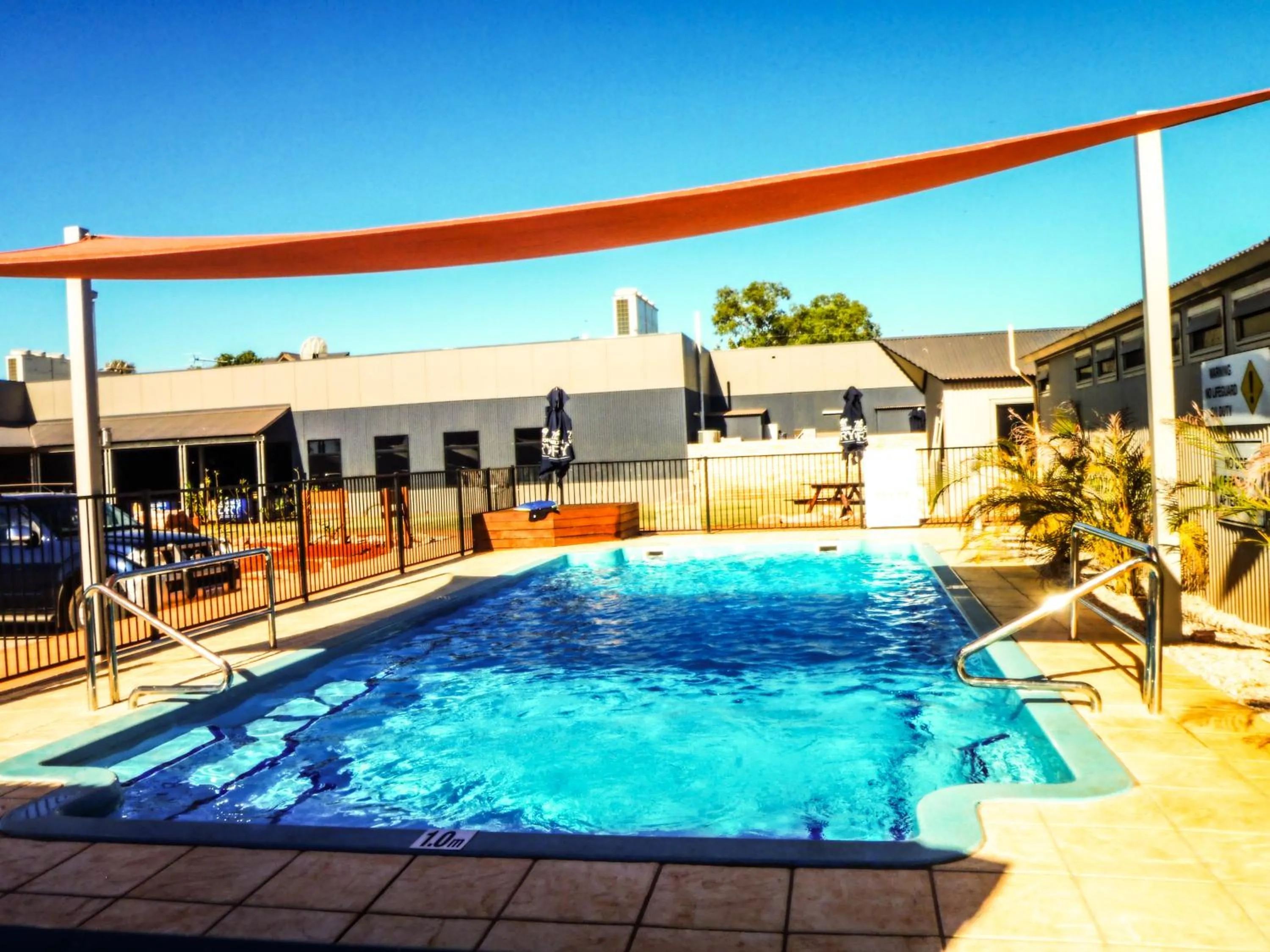 Swimming pool in Spinifex Hotel