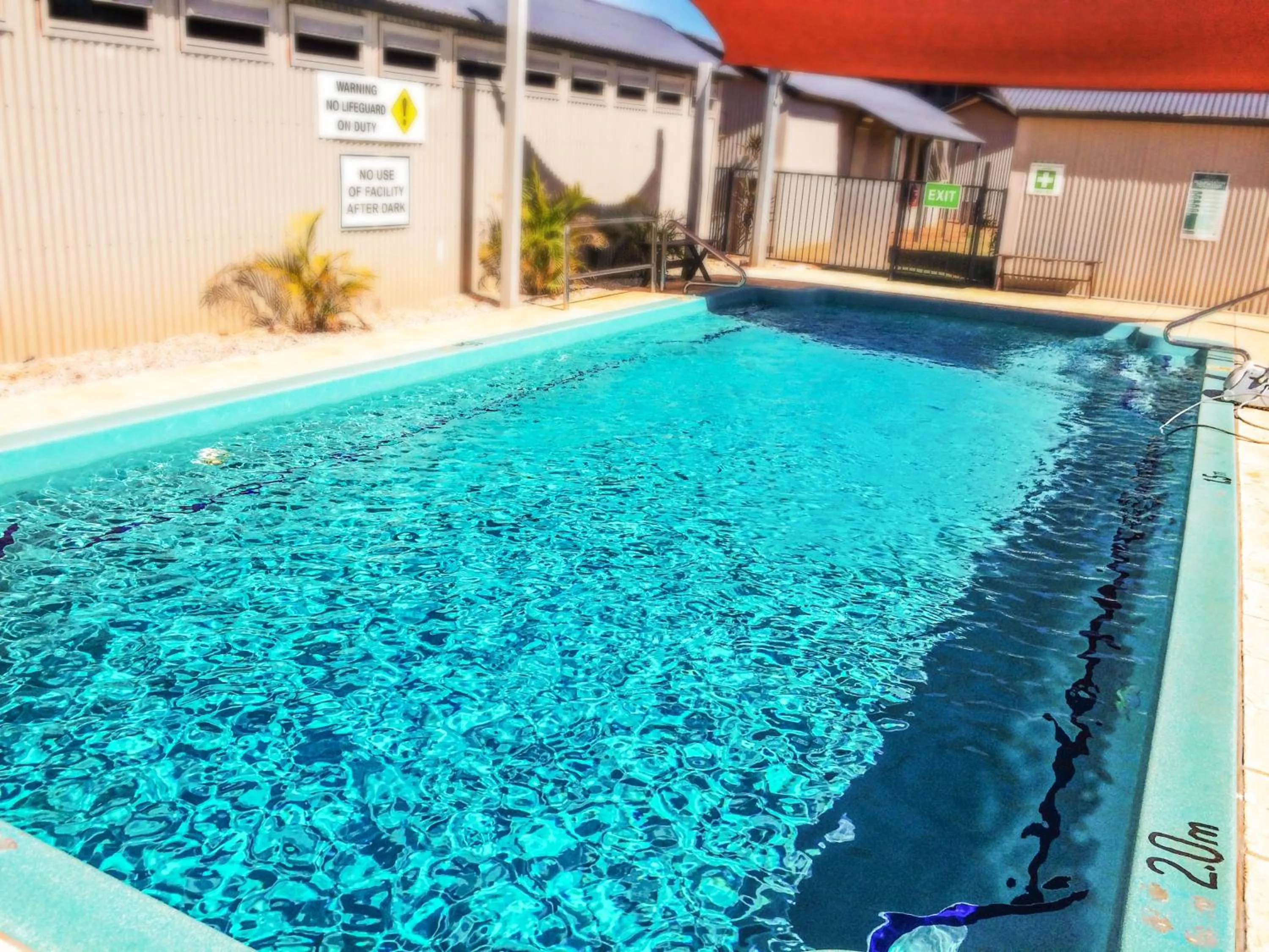 Swimming pool in Spinifex Hotel