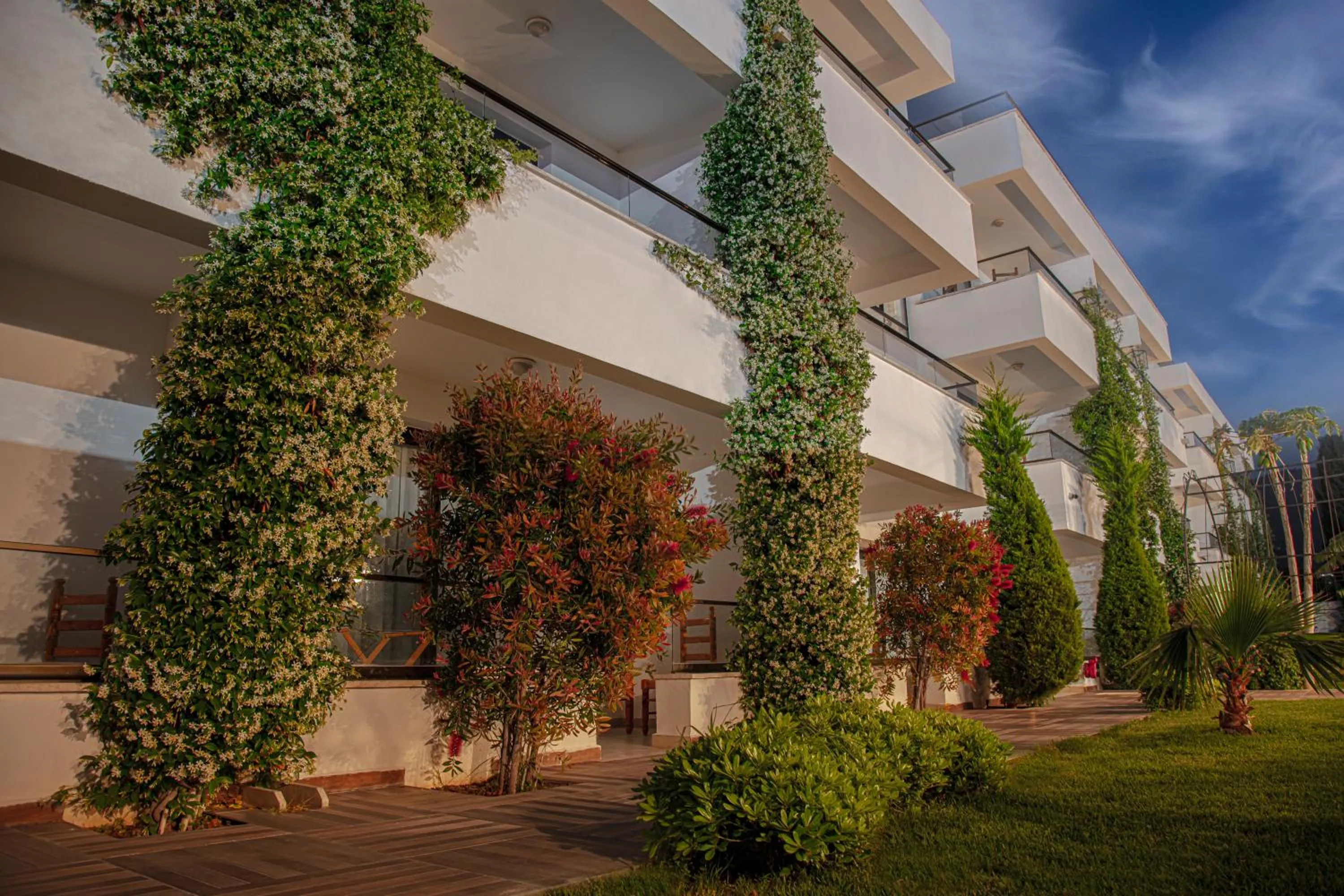 Property building in Palmonte Suites Hotel & SPA