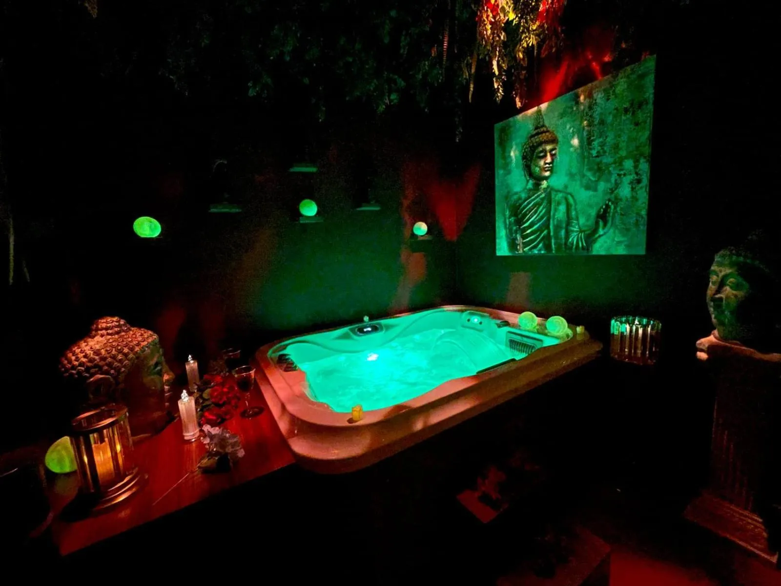 Hot Tub in Palmonte Suites Hotel & SPA